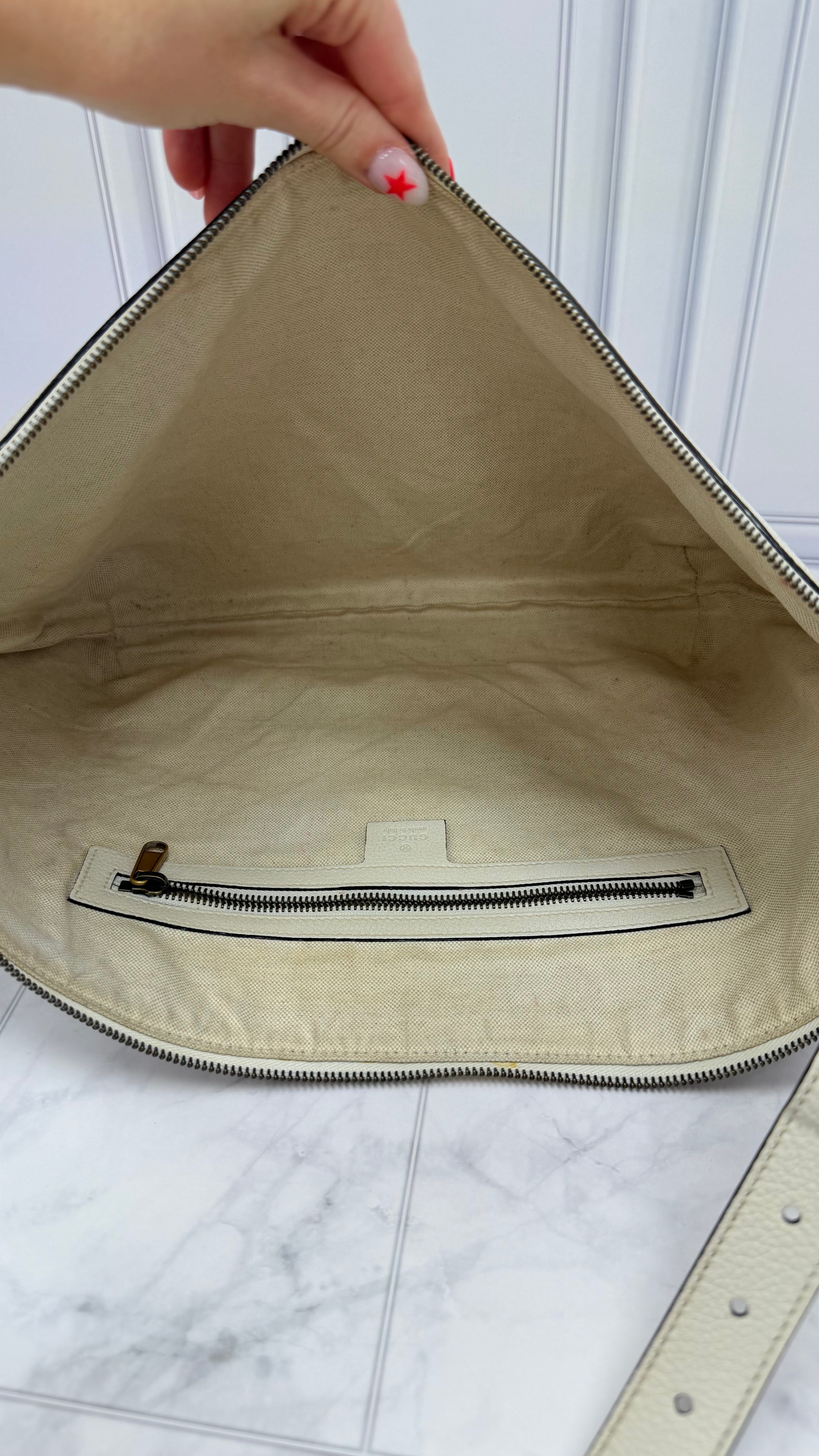 *DONS DROP* Gucci Cream Leather Logo Print Half Moon Hobo Bag