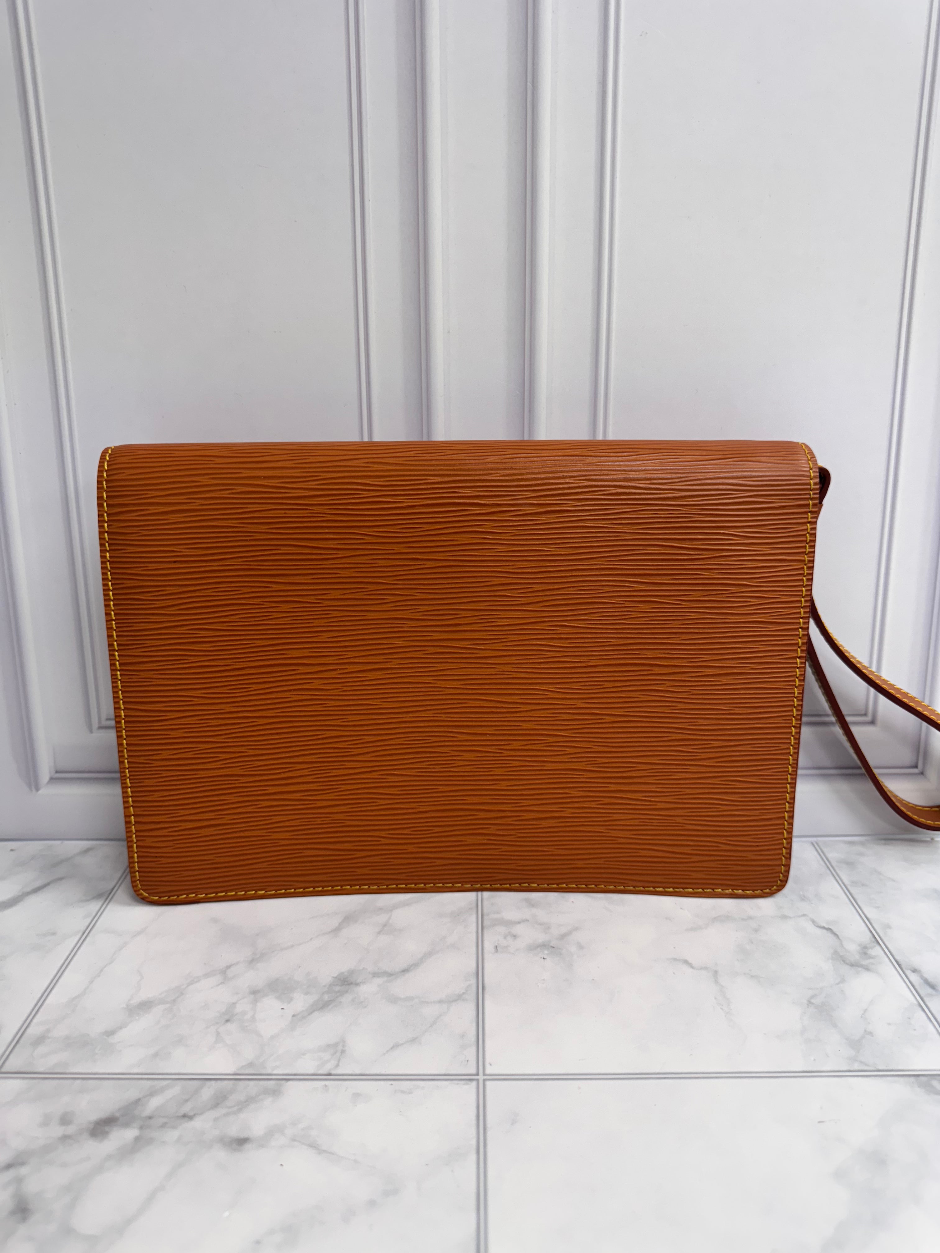Louis Vuitton Tan Epi Sellier Dragonne Clutch