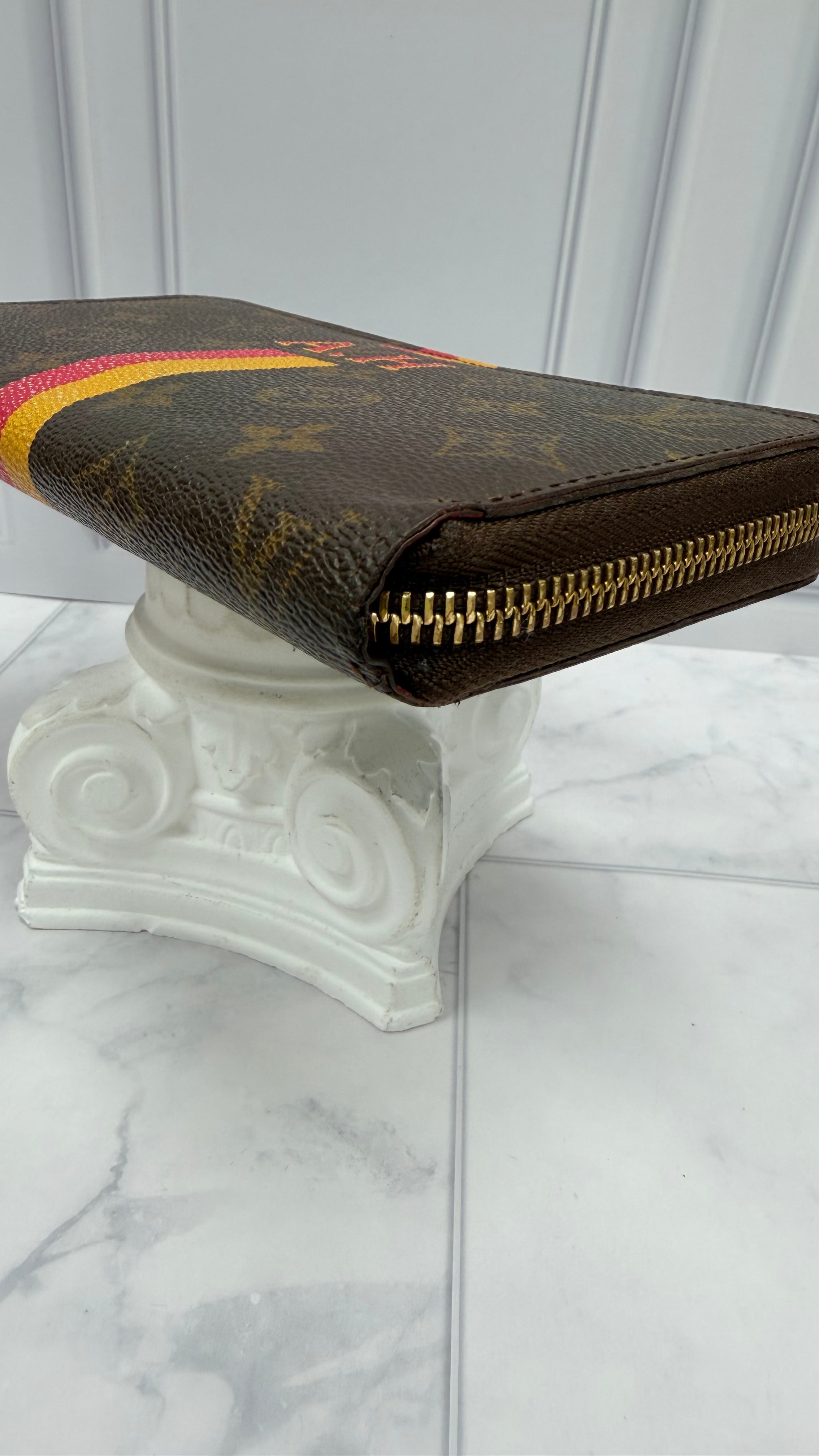 Louis Vuitton Monogram Zippy Wallet