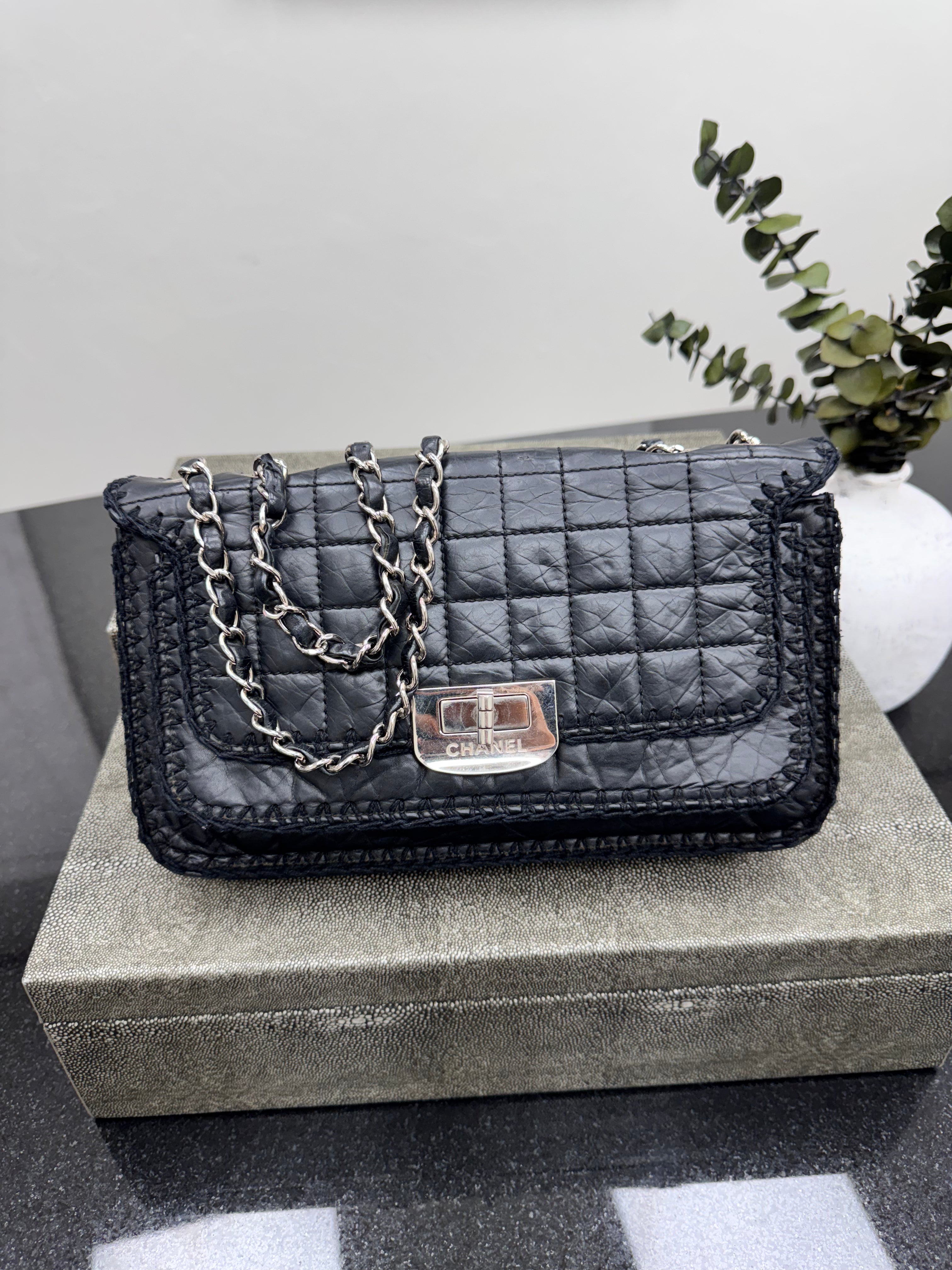 Chanel Black Quilted Leather Crochet Trim Chocolate Bar Reissue 2.55 Flap Bag