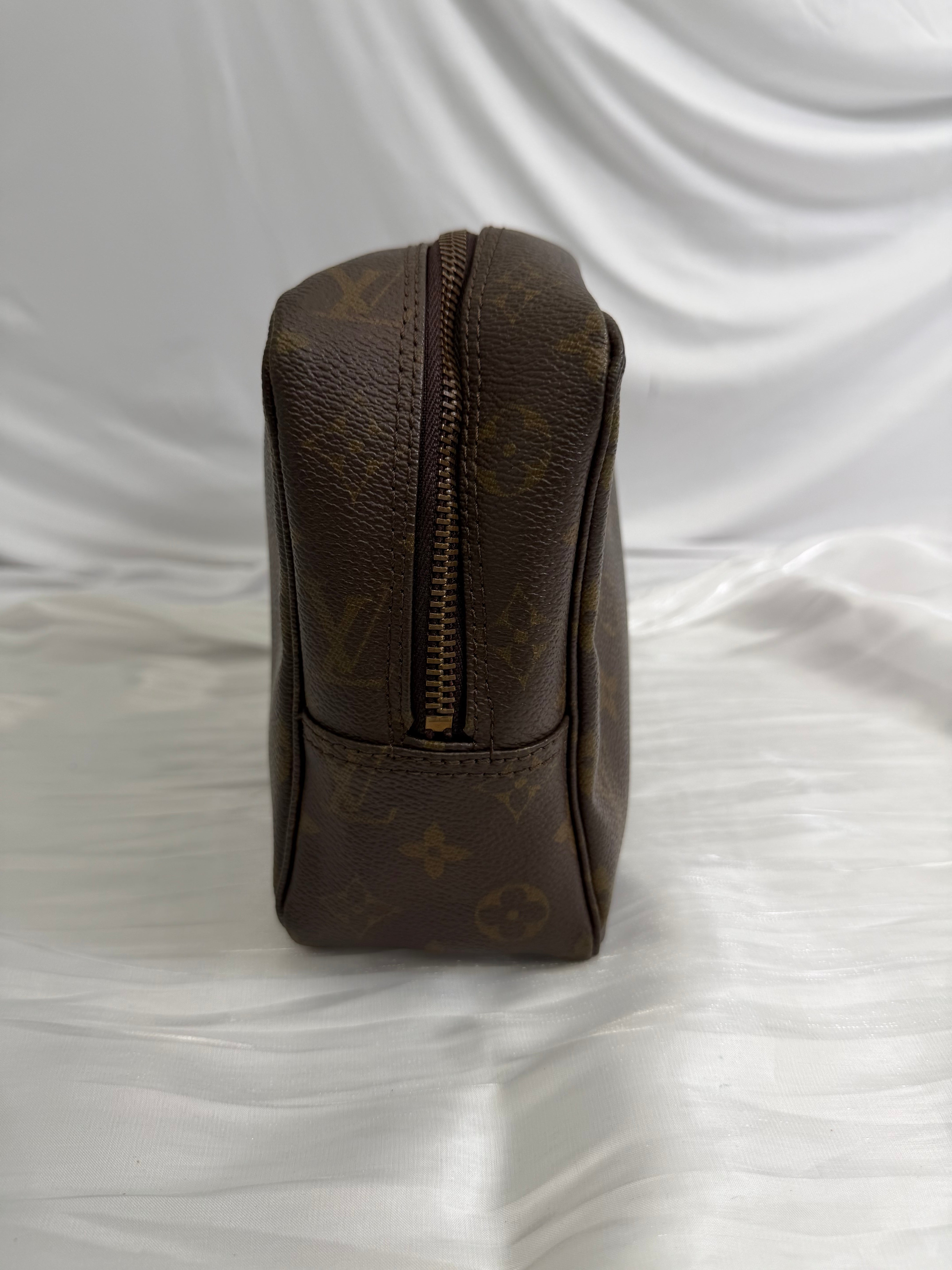 Louis Vuitton Monogram Trousse Toilette 28