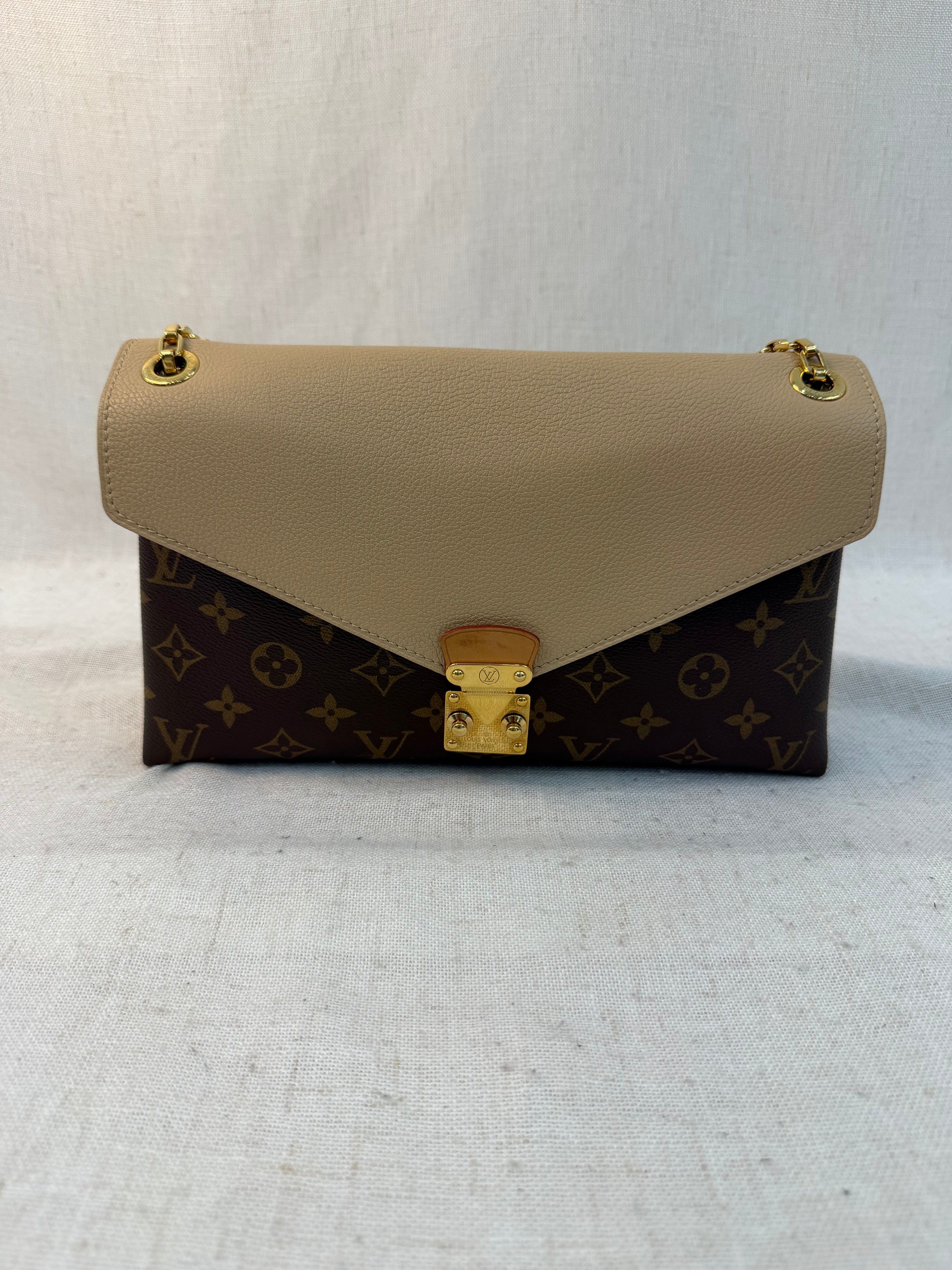 Louis Vuitton Monogram Dune Pallas Chain Bag