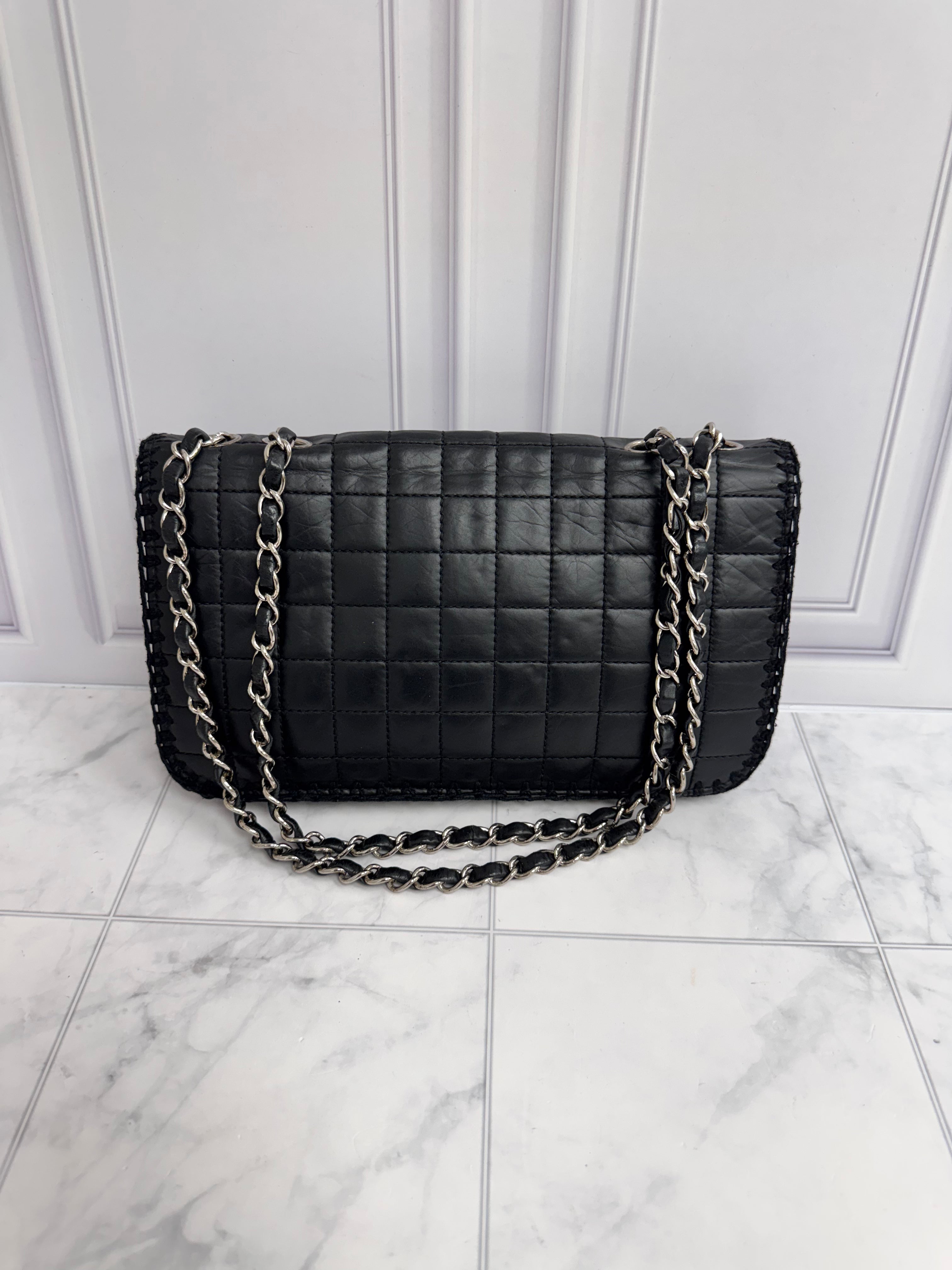 Chanel Black Quilted Leather Crochet Trim Chocolate Bar Reissue 2.55 Flap Bag