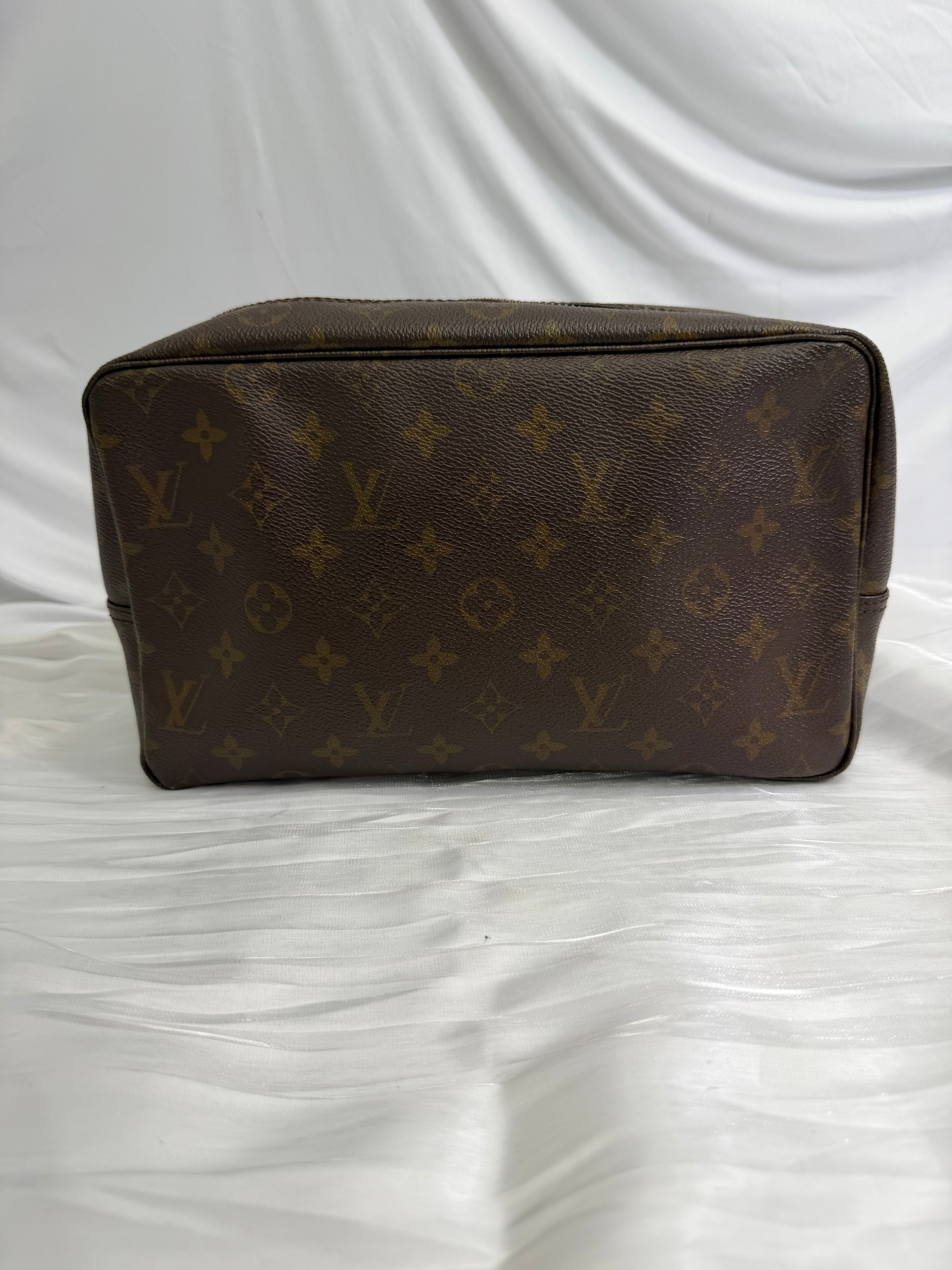 Louis Vuitton Monogram Trousse Toilette 28