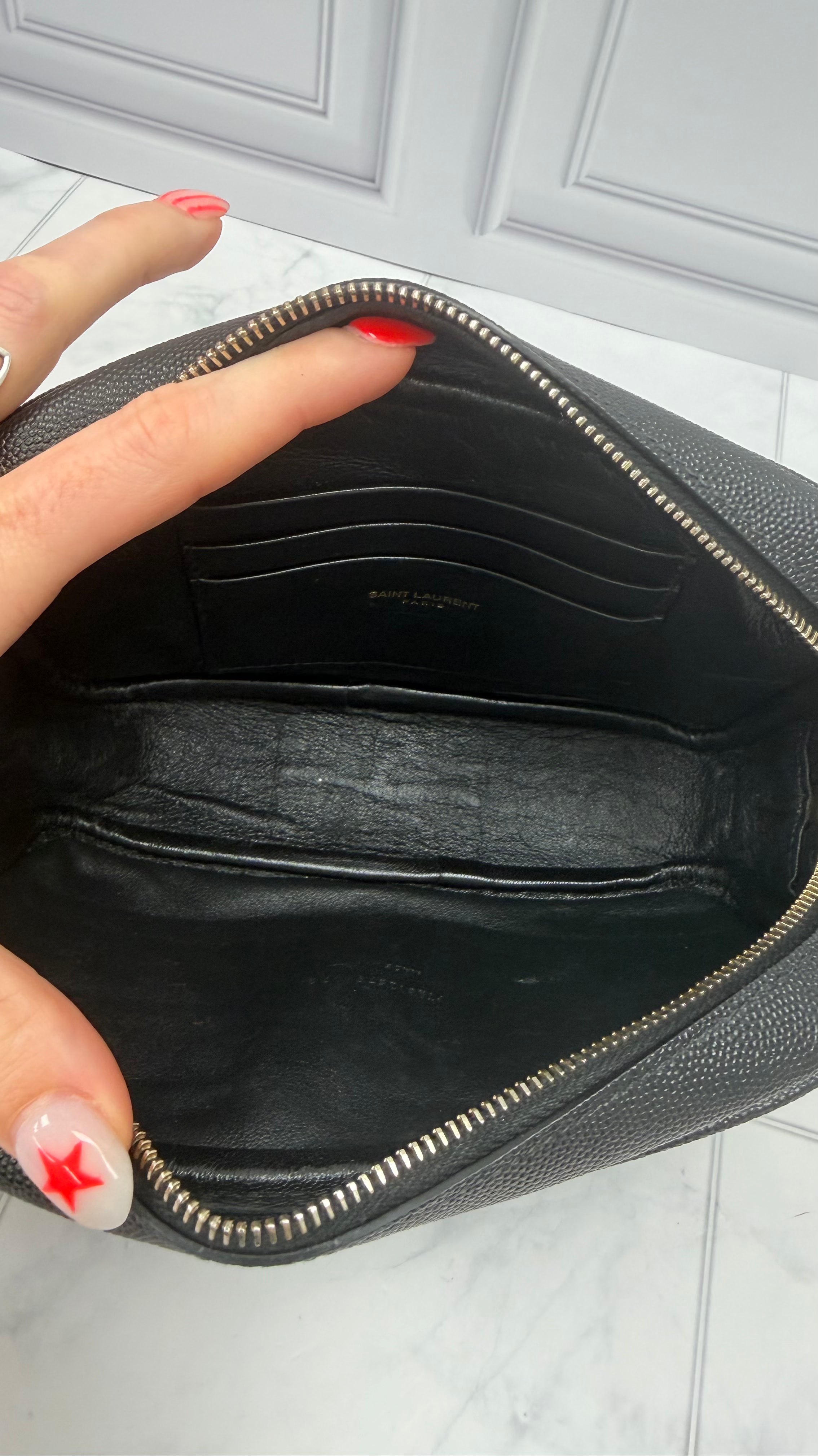 *DONS DROP* Saint Laurent YSL Black Pebbled Leather Chevron Lou Camera Bag