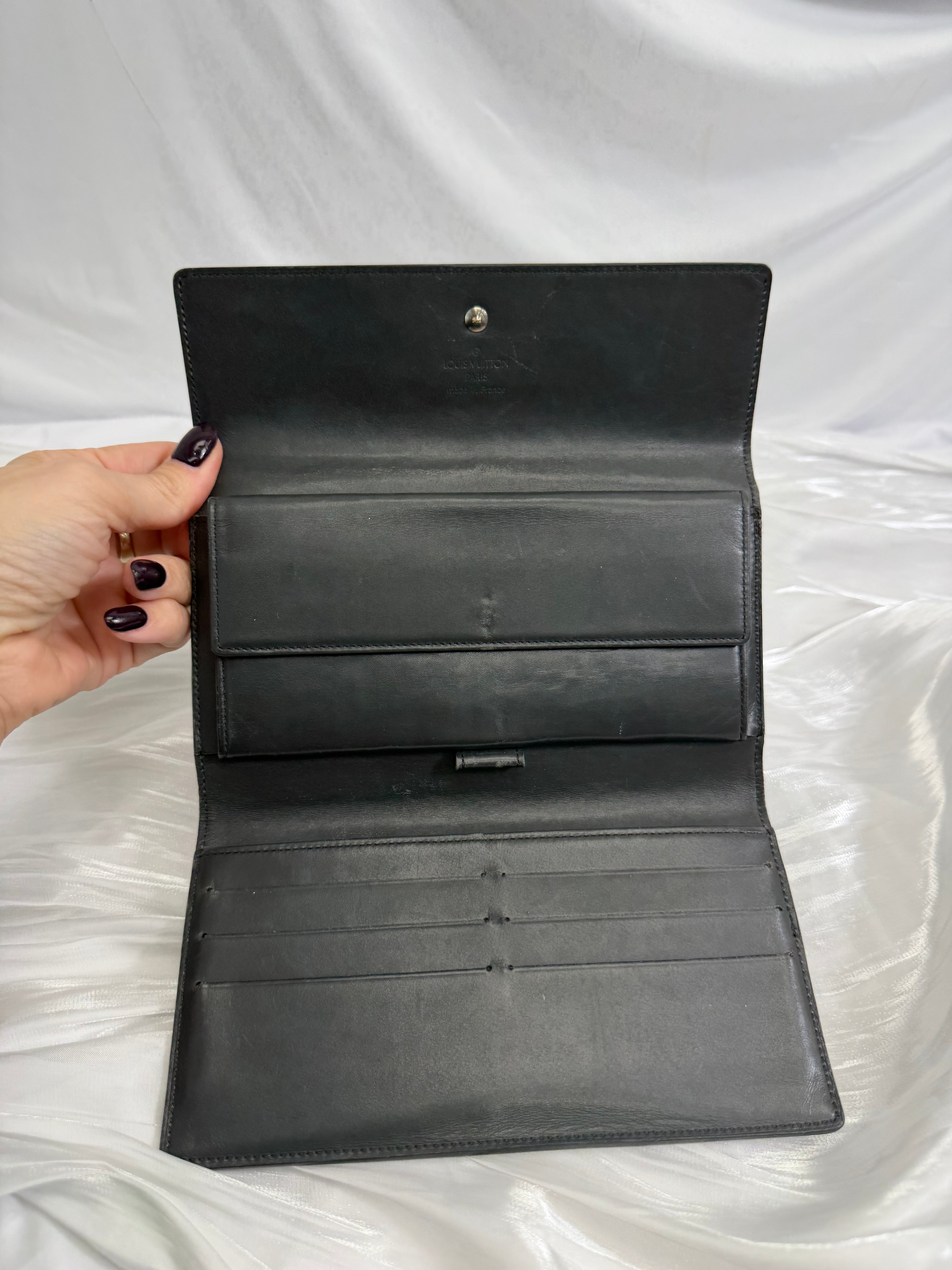 Louis Vuitton Gray Matte Vernis International Wallet