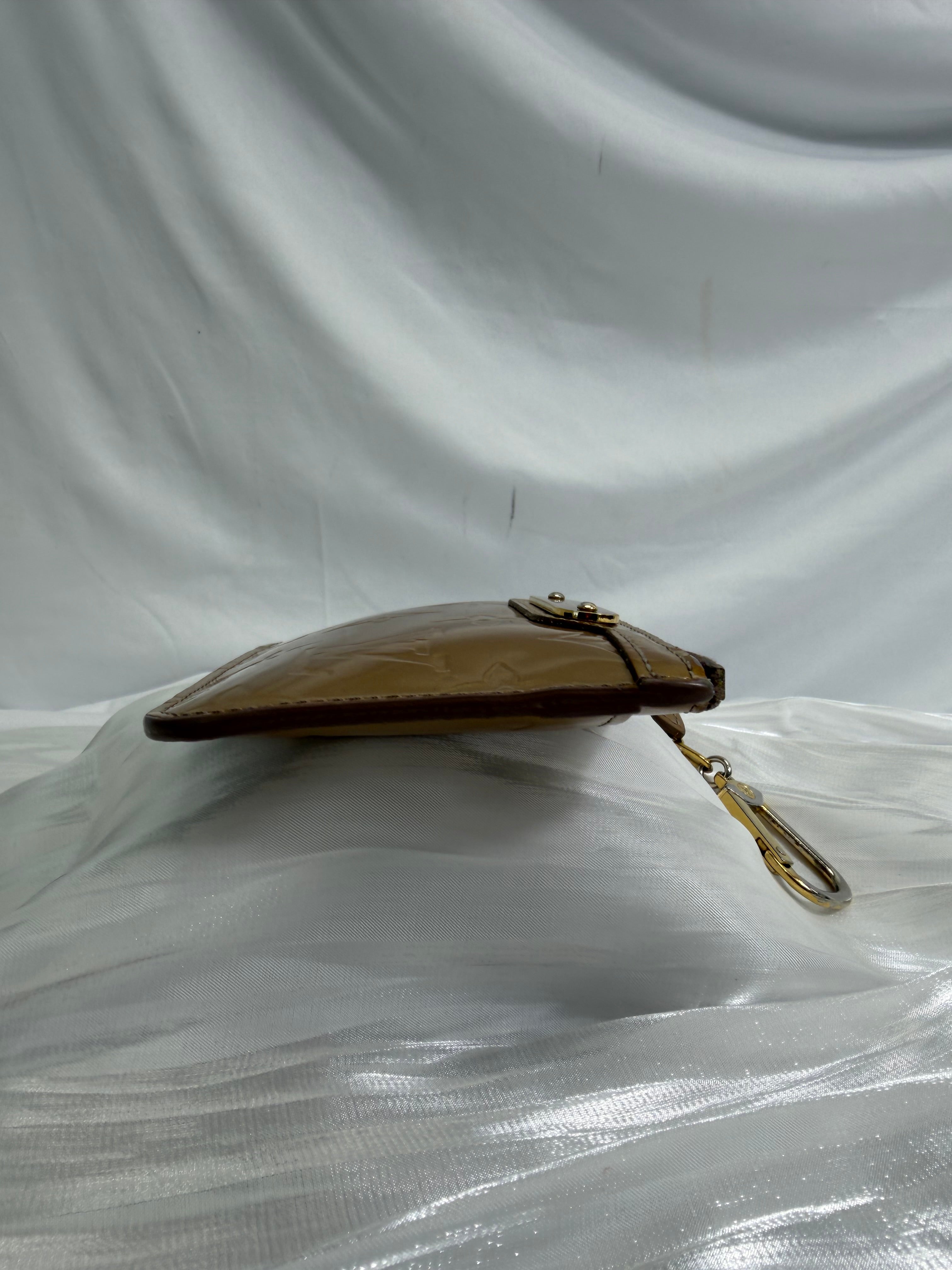 Louis Vuitton Bronze Vernis Pochette Cles