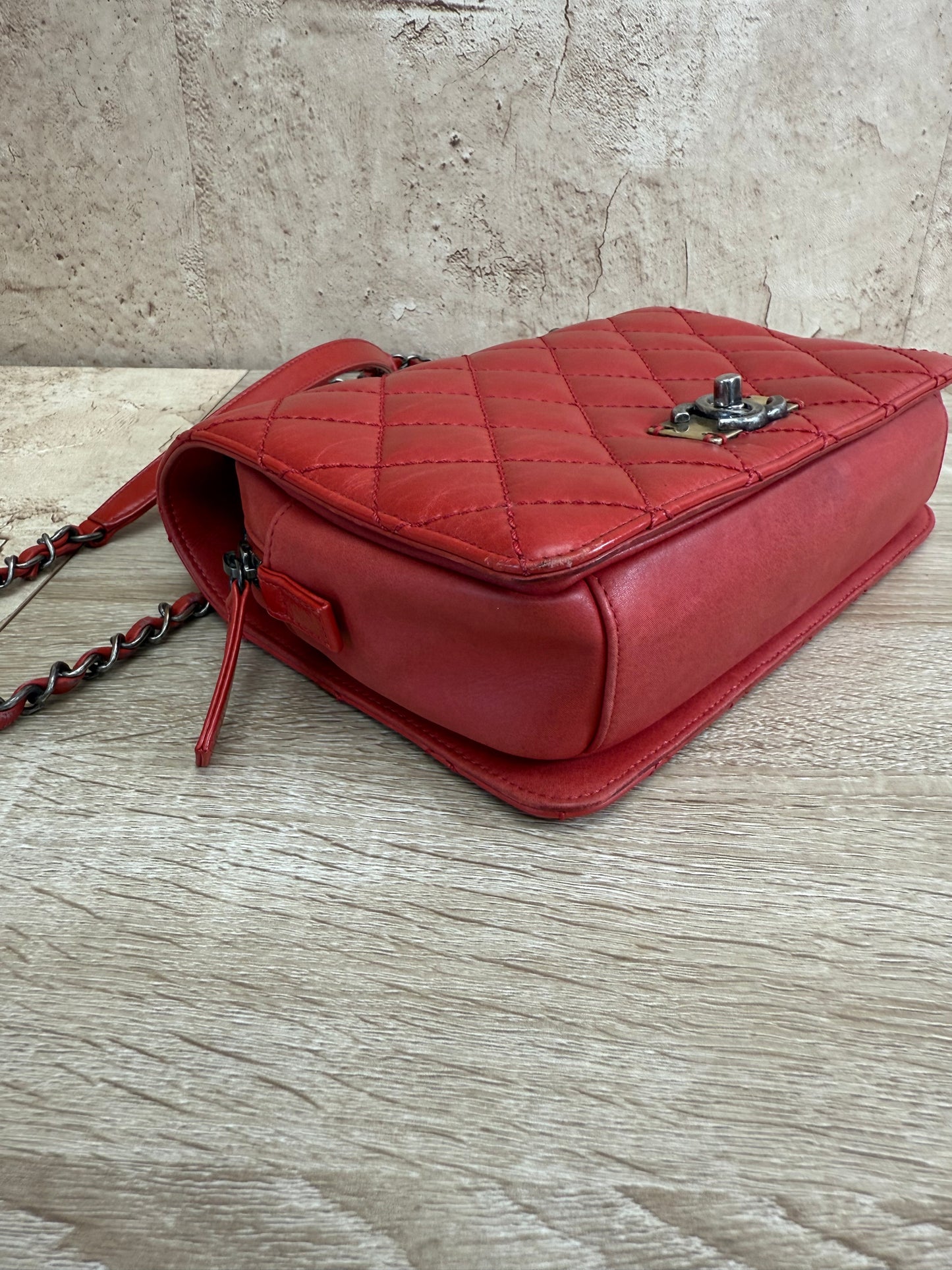 Chanel Red Crumpled Quilted Calfskin Chain Crossbody Bag