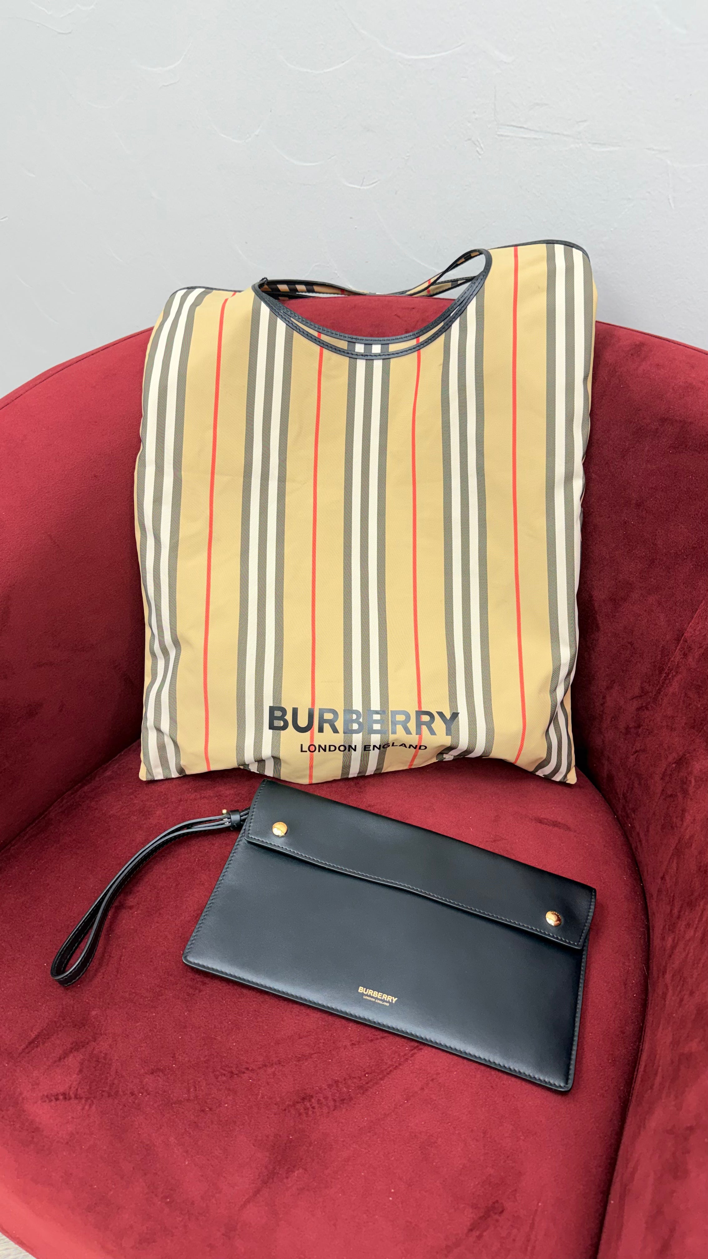 BRAND NEW: Burberry Black Leather & Nova Check Canvas Foldable Tote & Clutch
