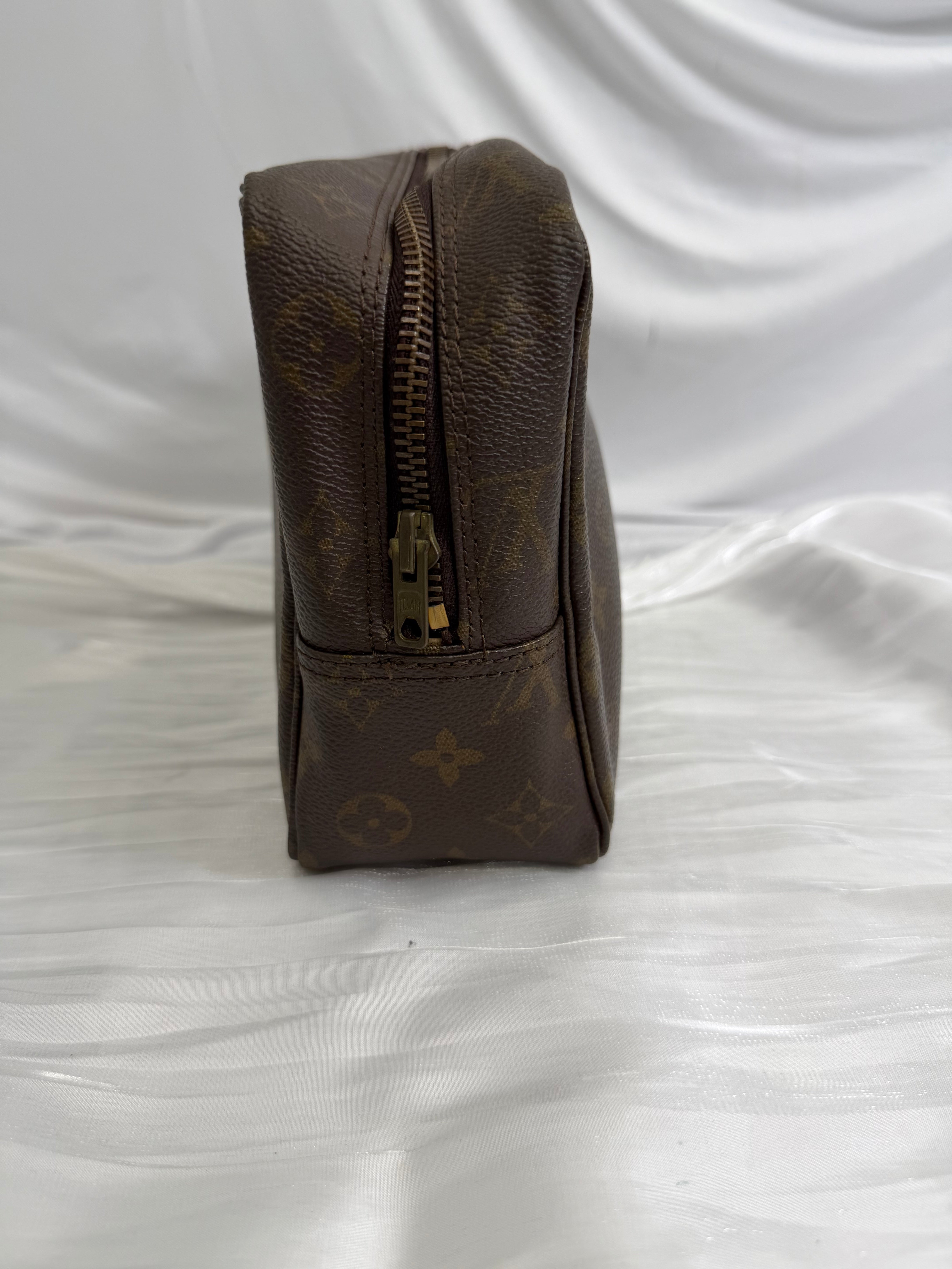 Louis Vuitton Monogram Trousse Toilette 28