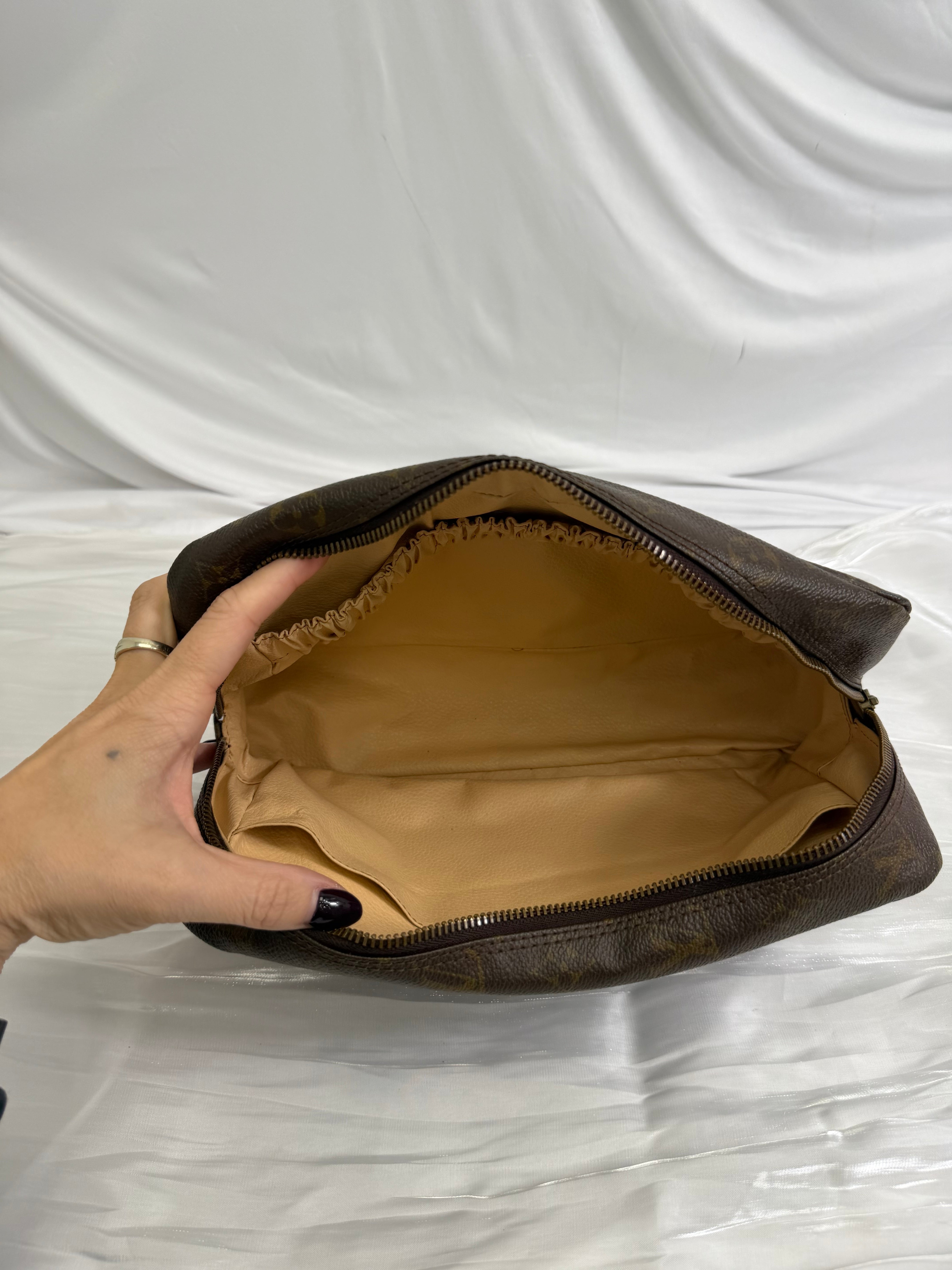 Louis Vuitton Monogram Trousse Toilette 28