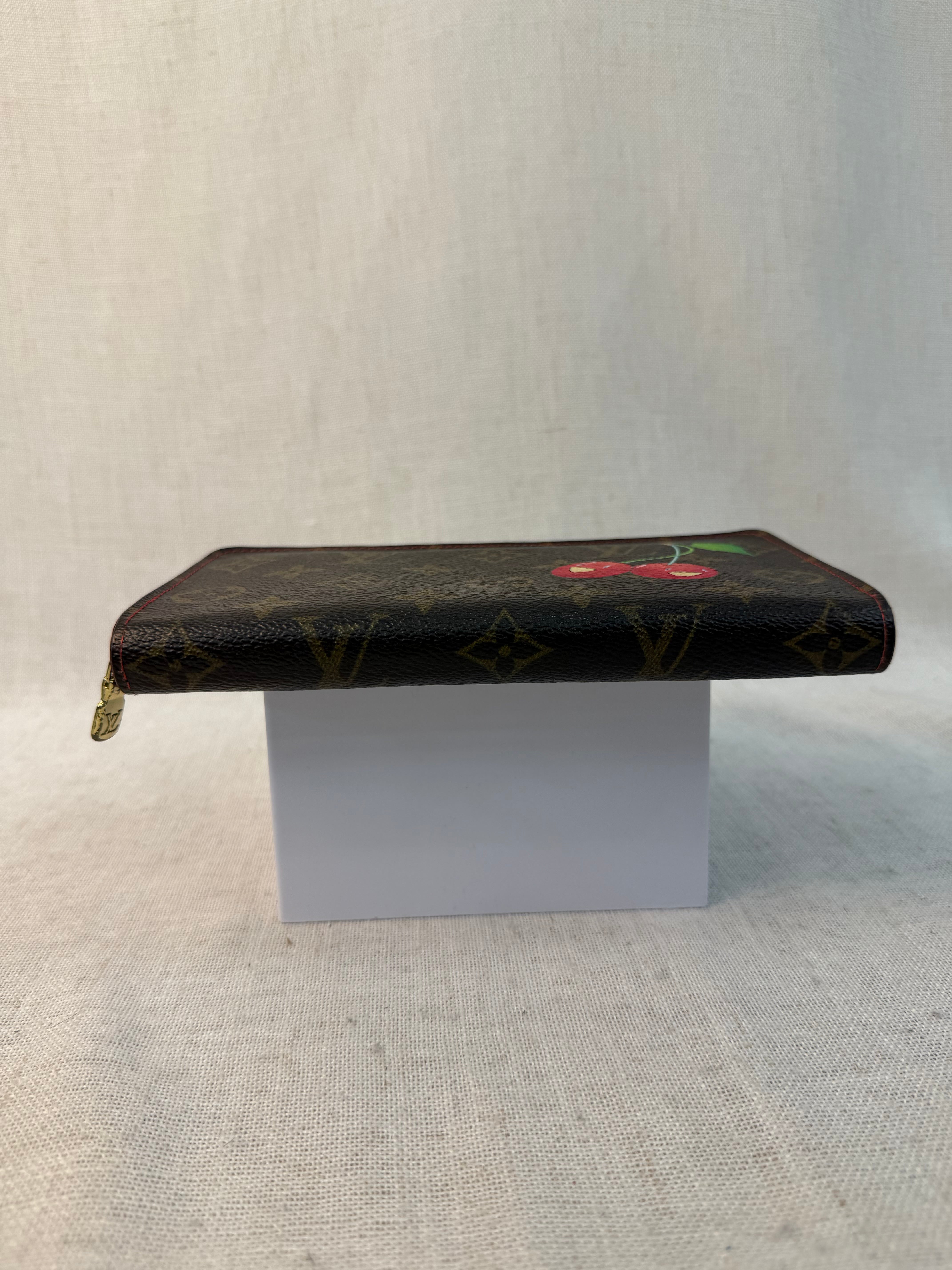 LIKE NEW Louis Vuitton Monogram Cherry Zippy Wallet