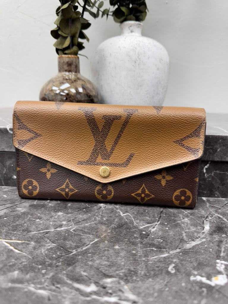 Louis Vuitton Reverse Monogram Sarah Long Wallet