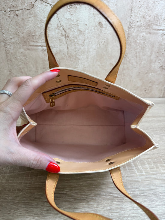 Louis Vuitton Cream Vernis Reade PM Hand Bag