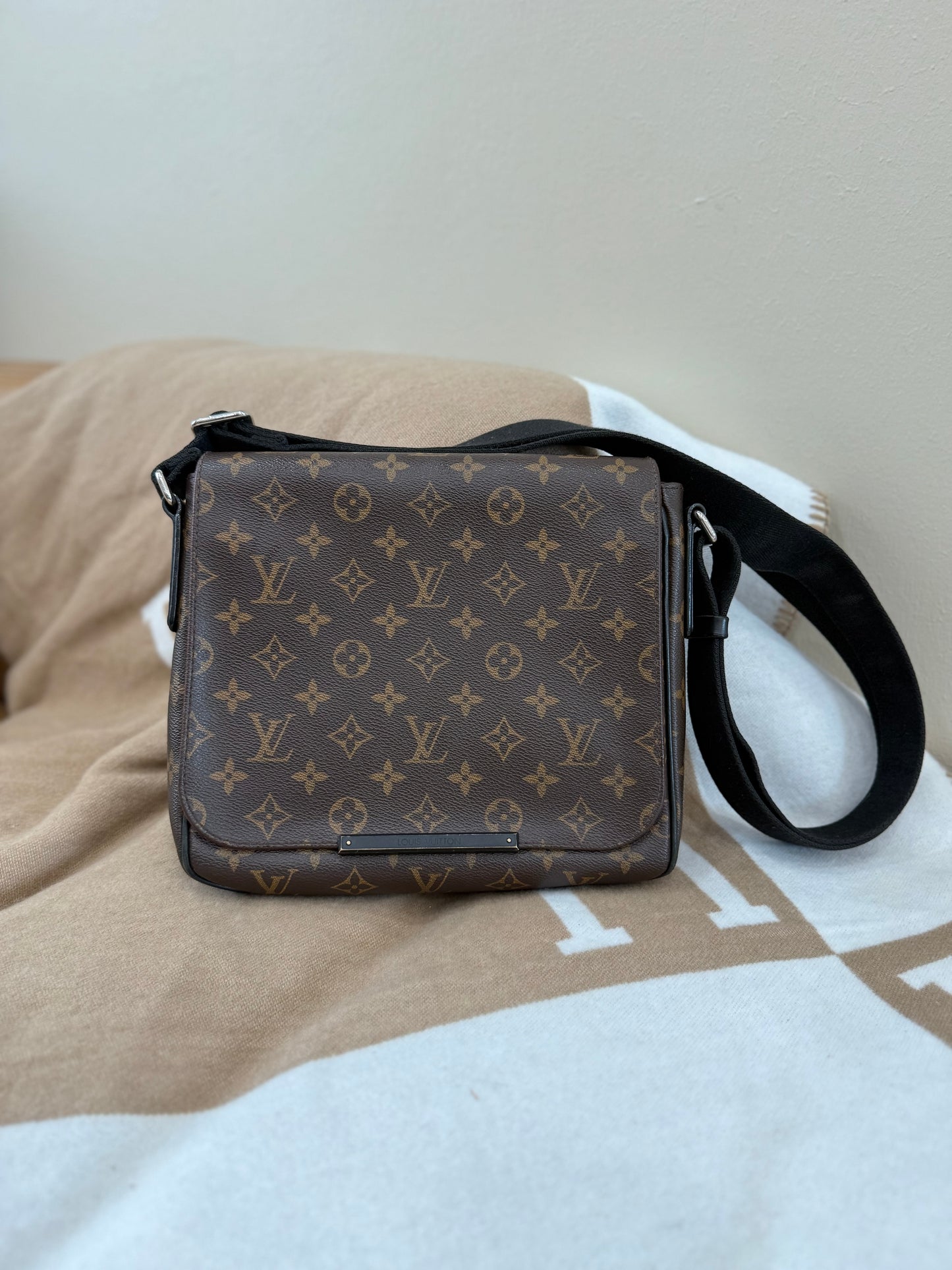 Louis Vuitton Monogram Macassar District Messenger Bag