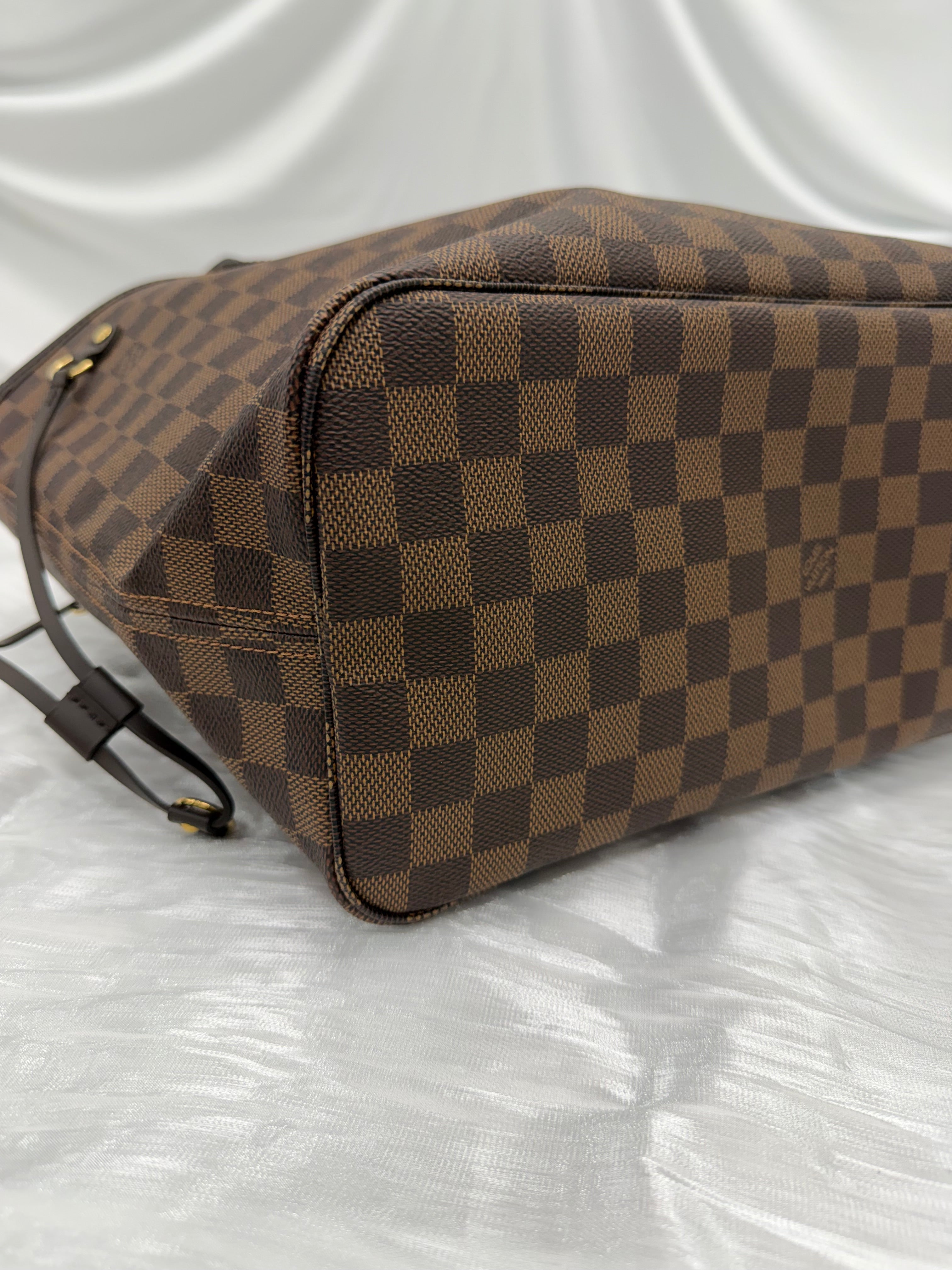 BRAND NEW- Louis Vuitton Damier Ebene Neverfull MM