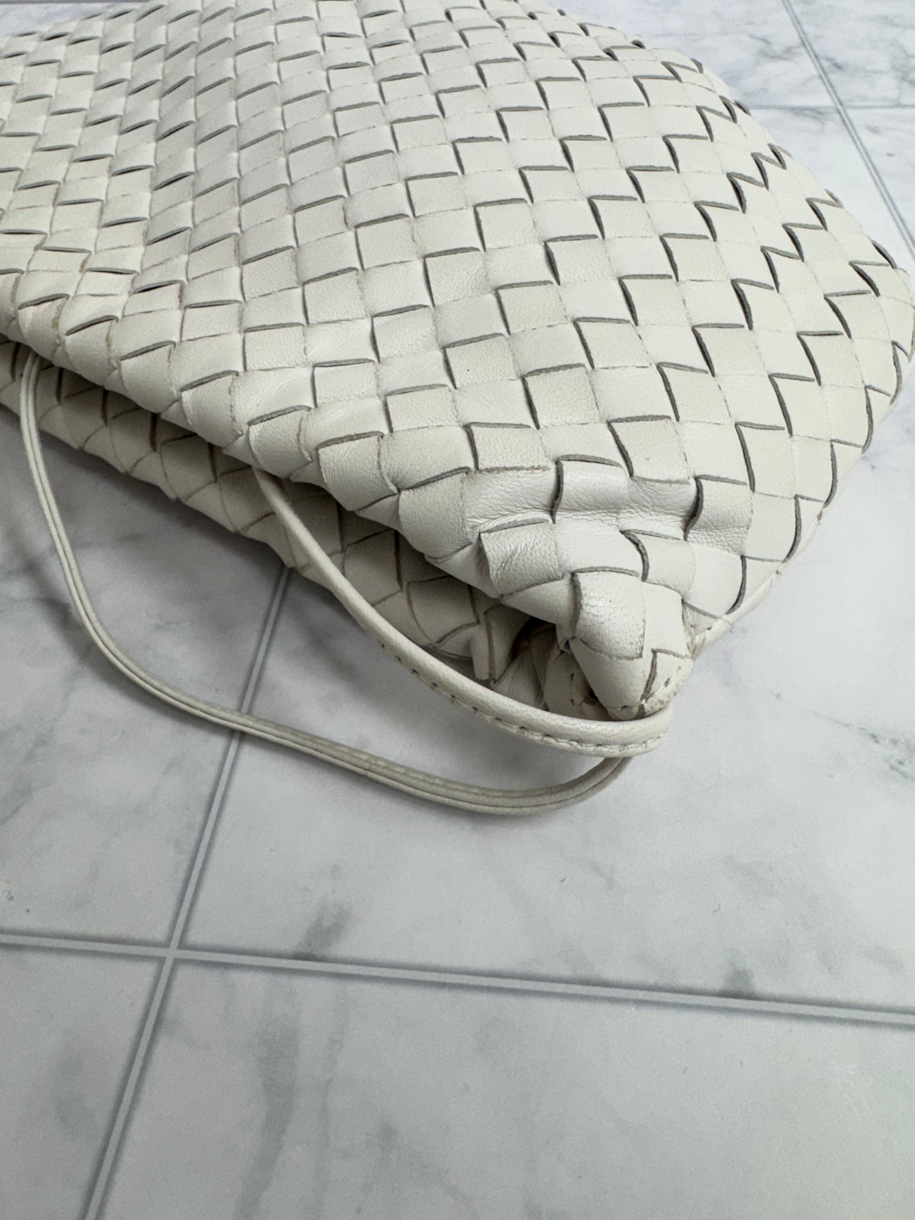 *DONS DROP* Bottega Veneta White Intrecciato Leather Small Bulb Shoulder Bag