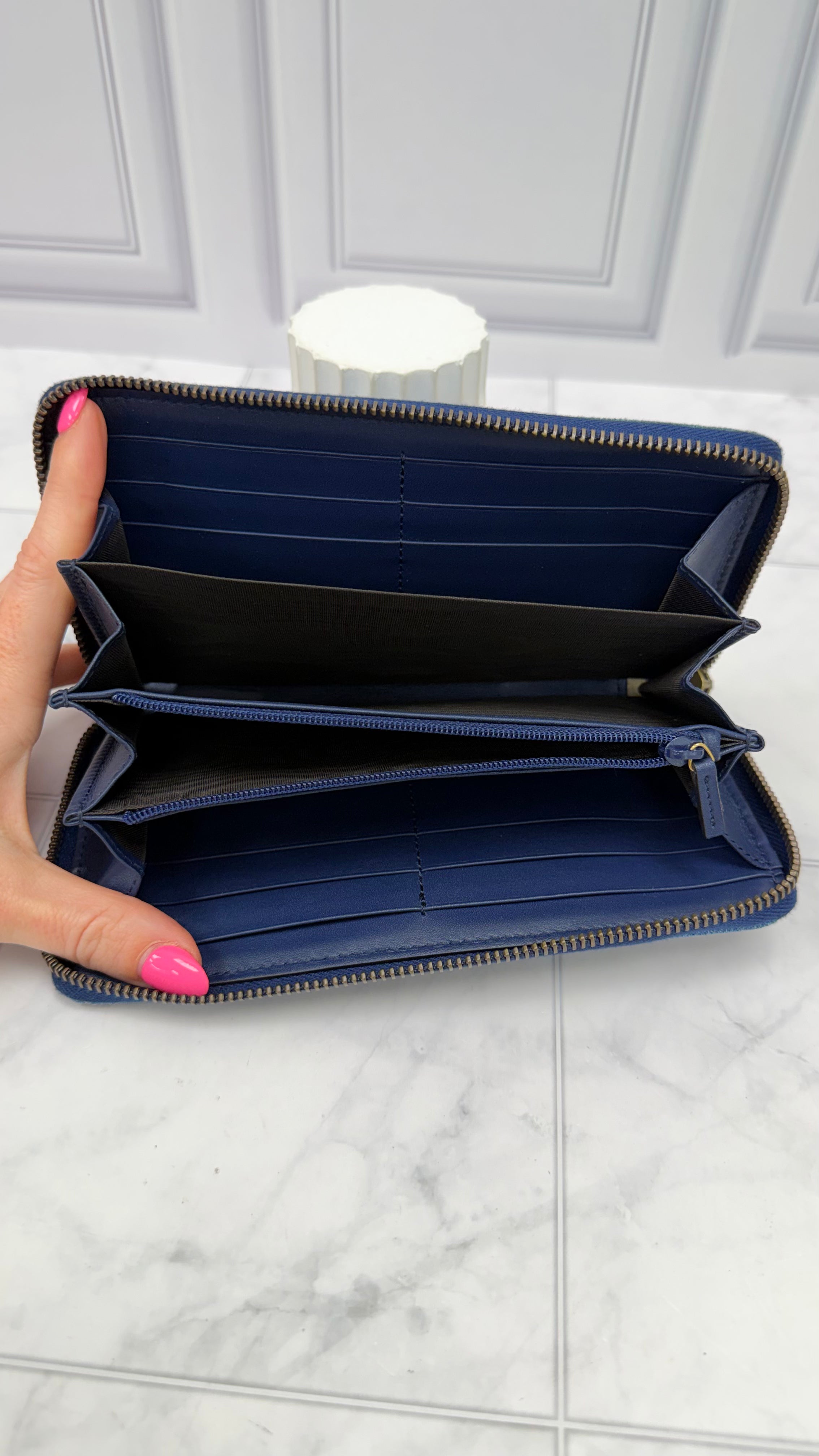 LIKE NEW- Gucci Denim Chevron Floral Embroidery Zippy Wallet