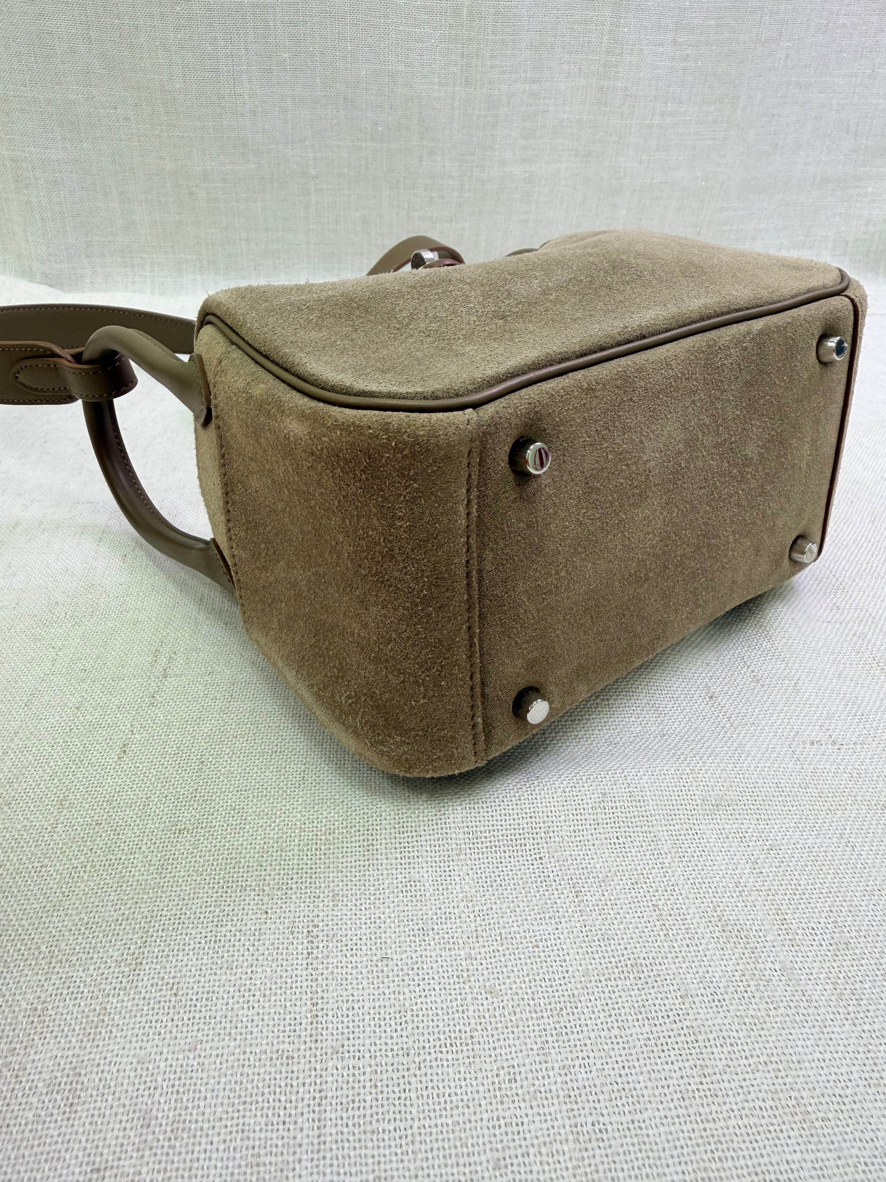 Hermes Gris Caillou Suede & Etoupe Swift Leather Mini Lindy 20 Bag