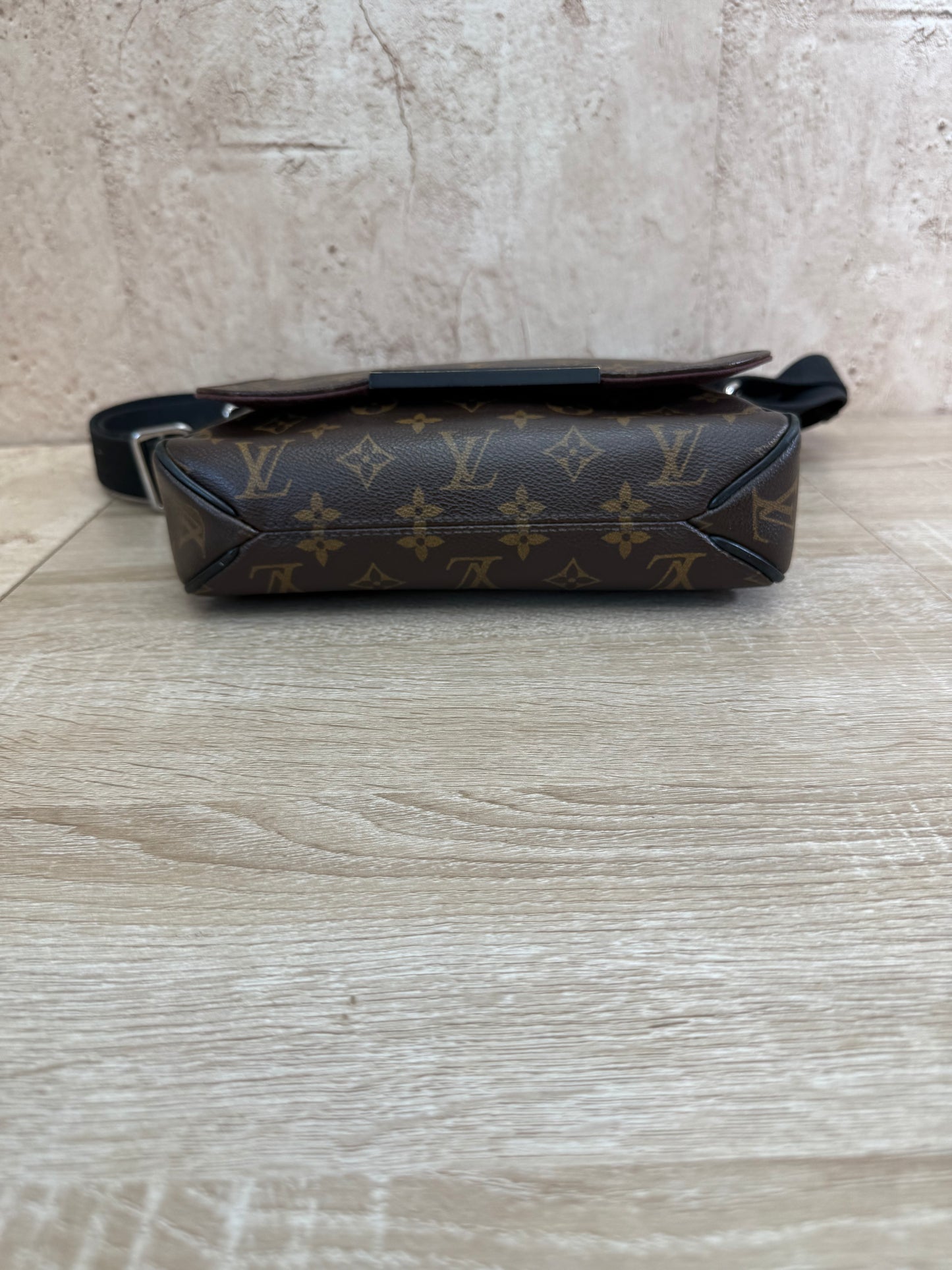 Louis Vuitton Monogram Macassar District Messenger Bag