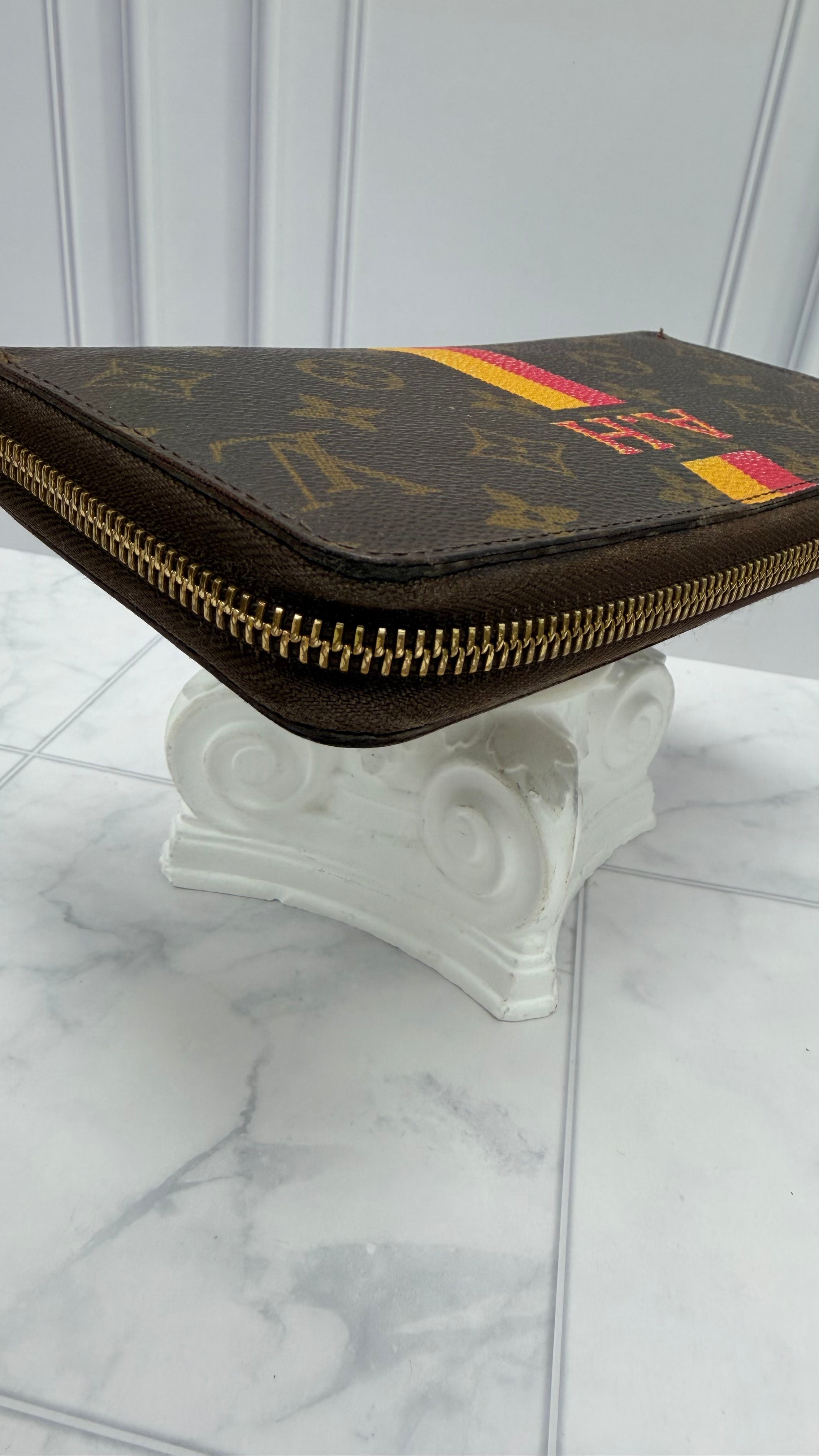 Louis Vuitton Monogram Zippy Wallet