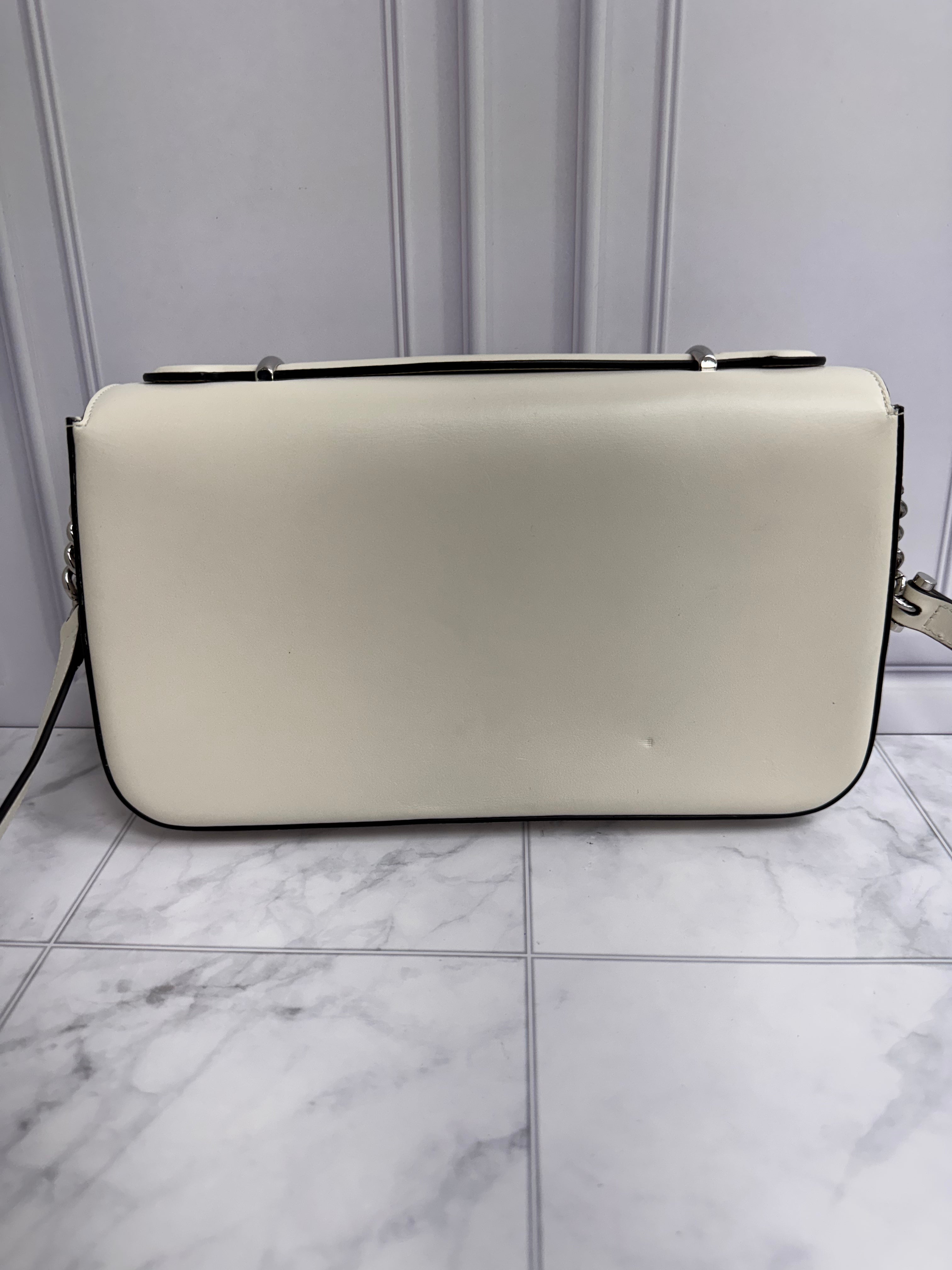 *DONS DROP* Gucci White Leather Petite GG Crossbody Bag