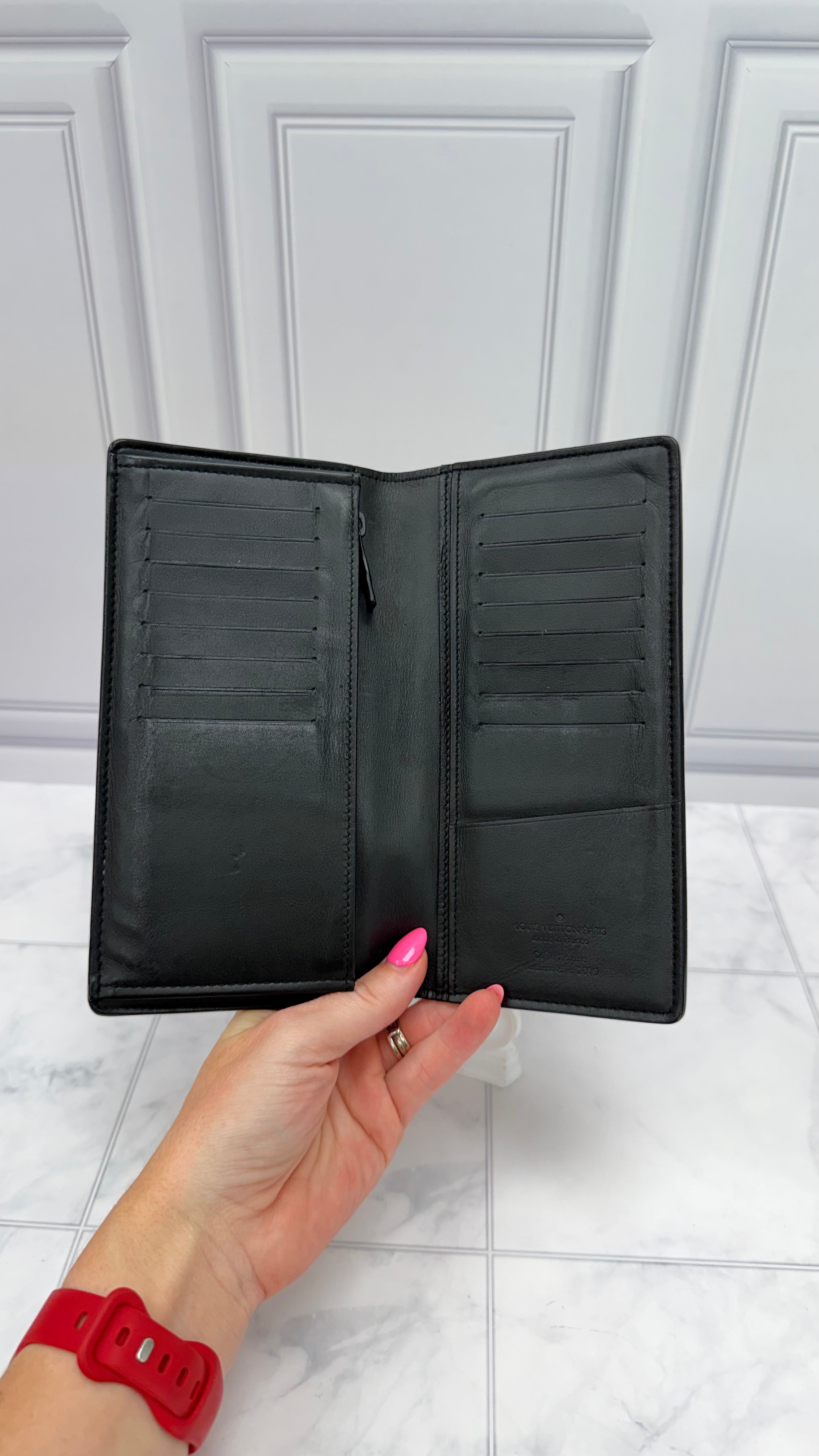 Louis Vuitton Black Taiga Leather Rainbow Brazza