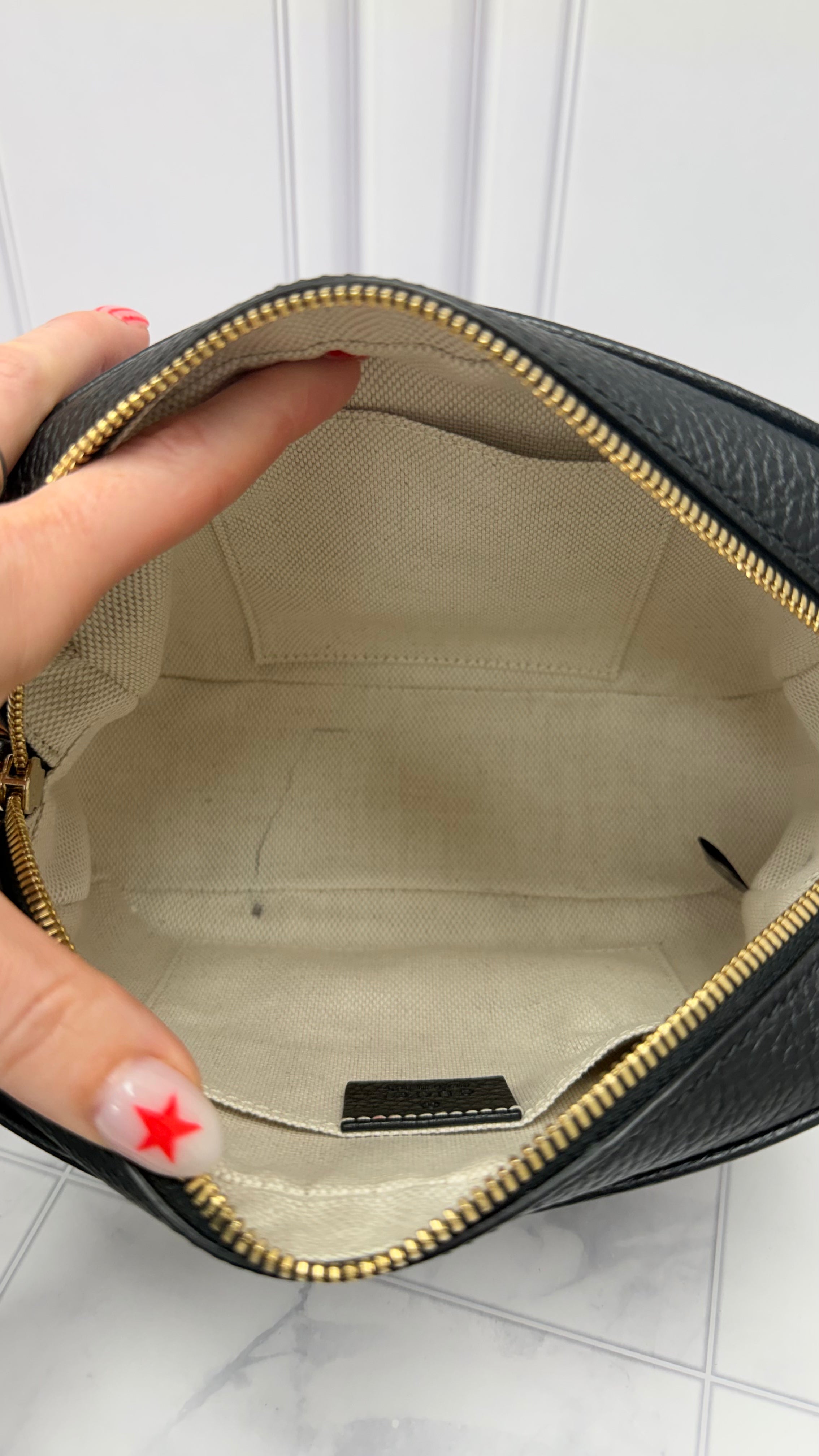 *DONS DROP* Gucci Black Pebbled Leather Soho Disco Small Camera Bag