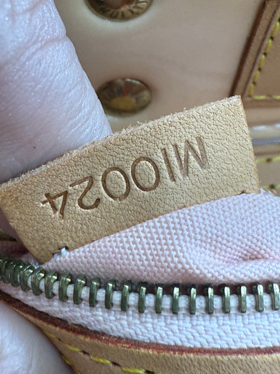 Louis Vuitton Cream Vernis Reade PM Hand Bag