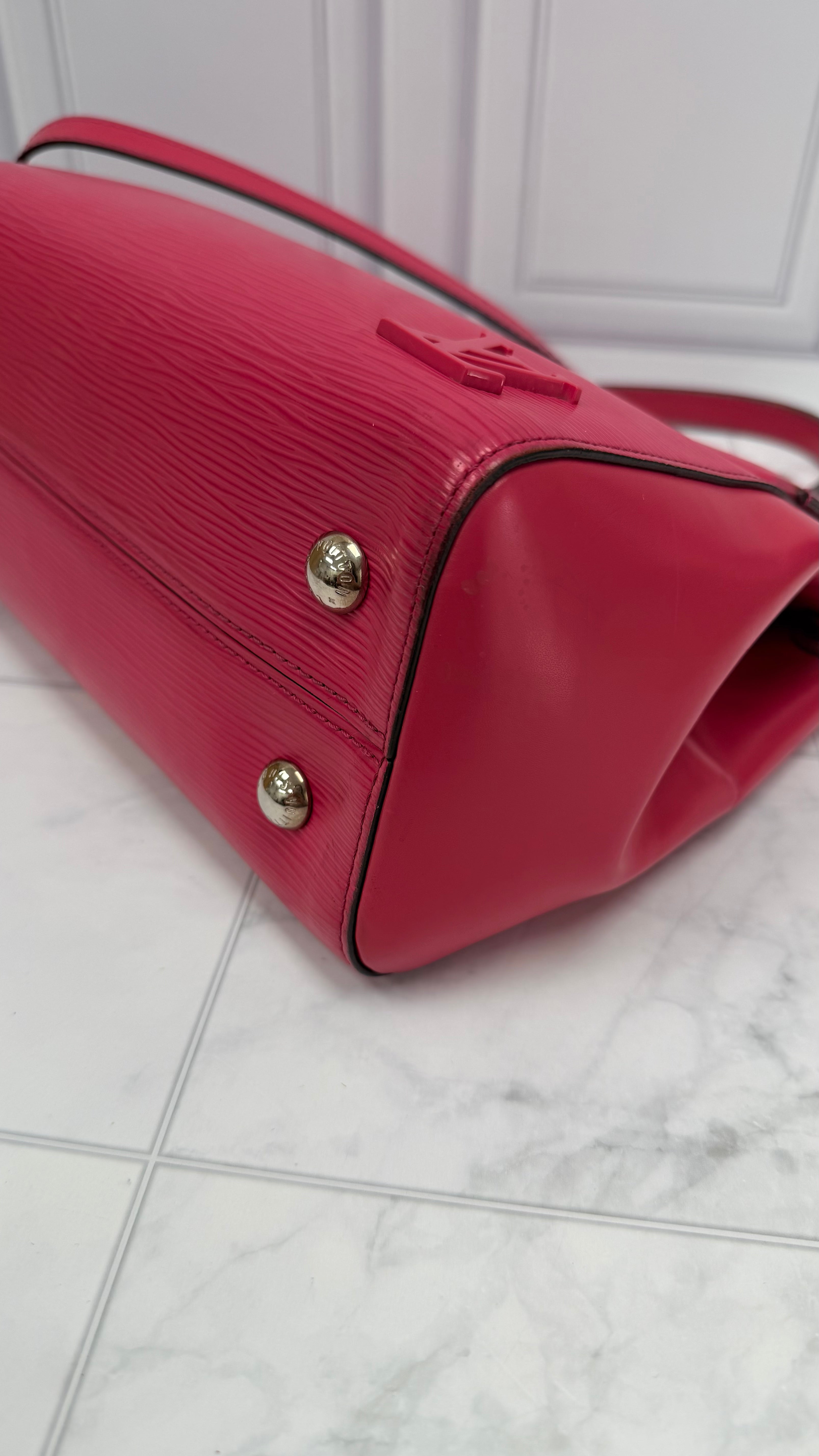 *DONS DROP* Louis Vuitton Pink Epi Leather Cluny MM Bag