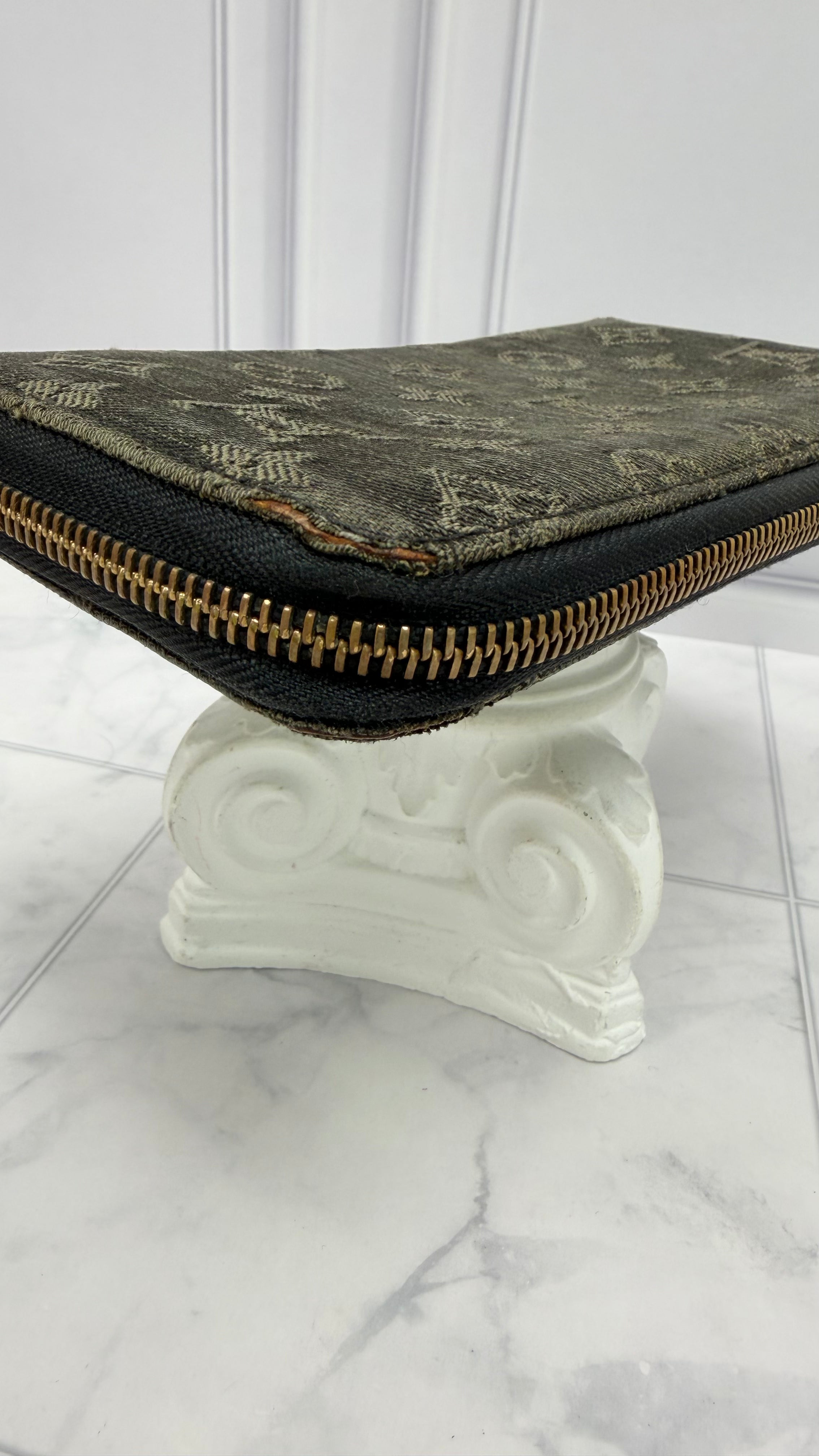 Louis Vuitton Black Denim Zippy Wallet