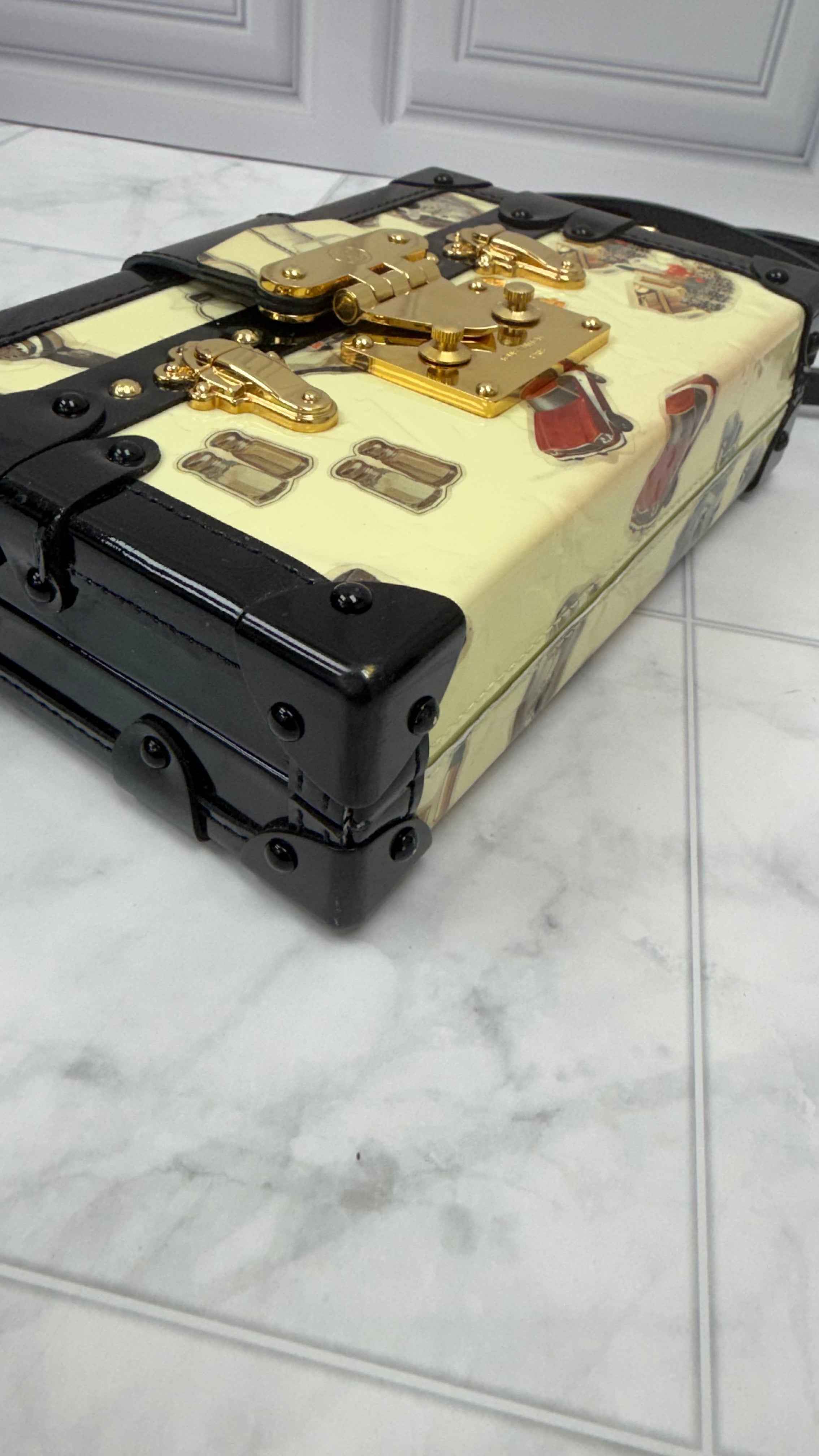 *DONS DROP* Louis Vuitton White Stickers Vernis Petite Malle Trunk Bag