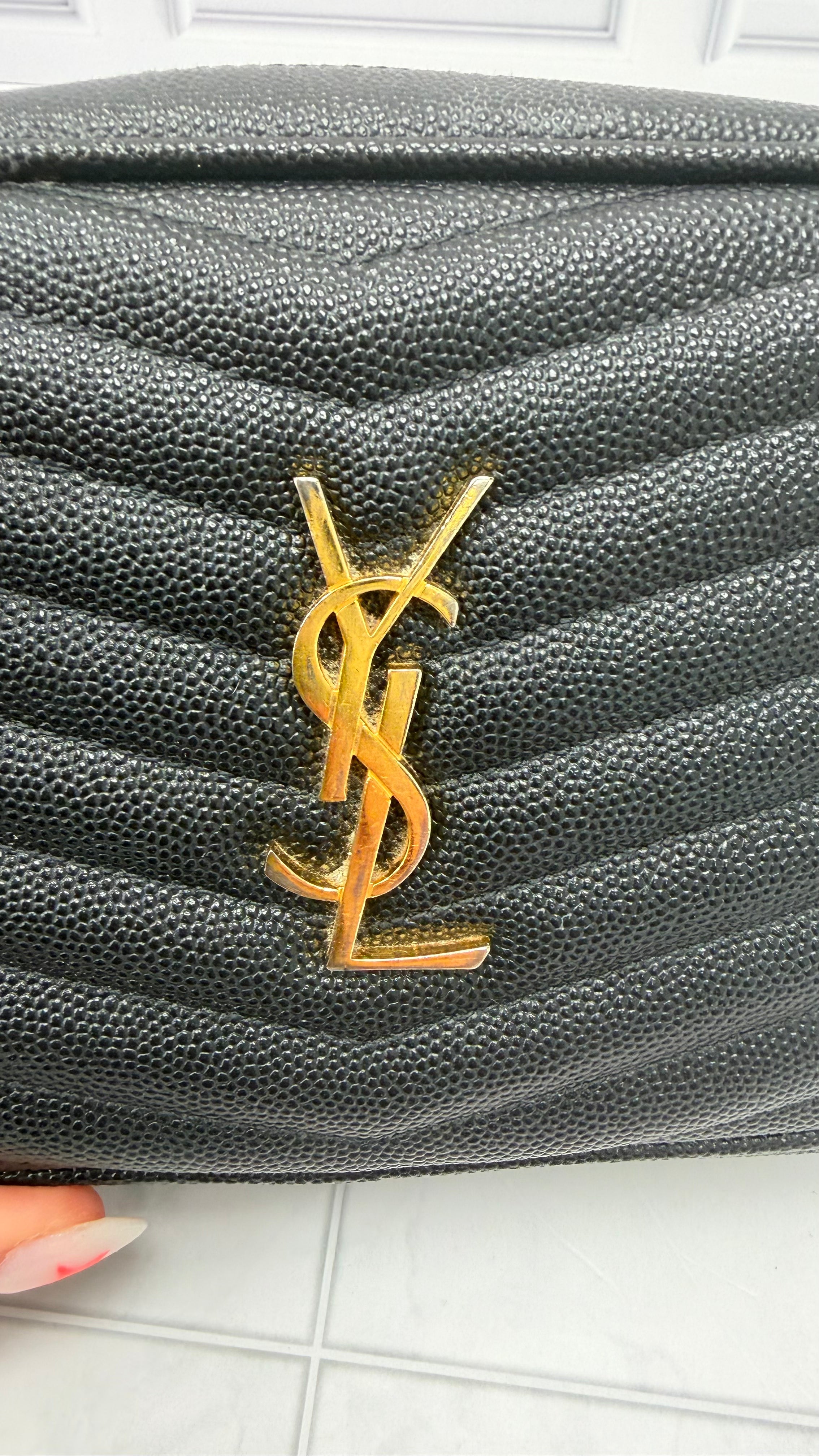 *DONS DROP* Saint Laurent YSL Black Pebbled Leather Chevron Lou Camera Bag
