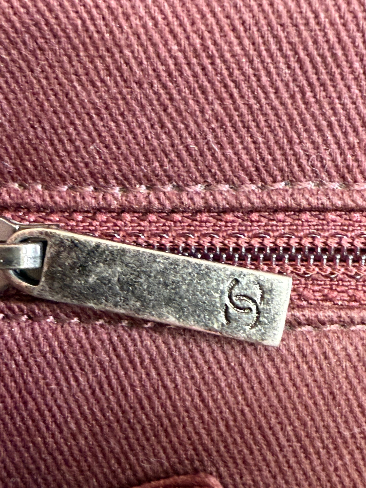 Chanel Red Crumpled Quilted Calfskin Chain Crossbody Bag