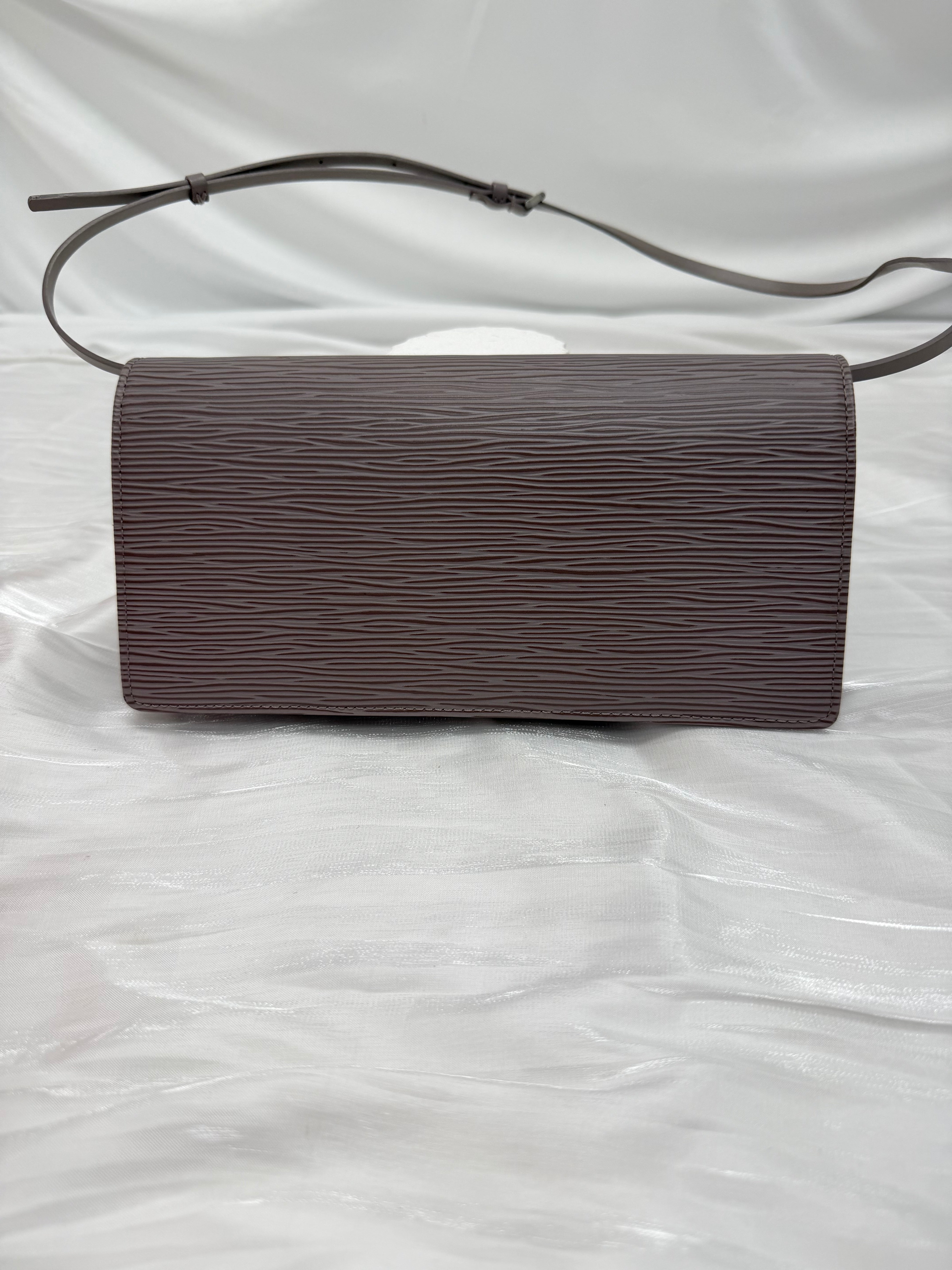 Louis Vuitton Lilac Epi Leather Honfleur Pochette