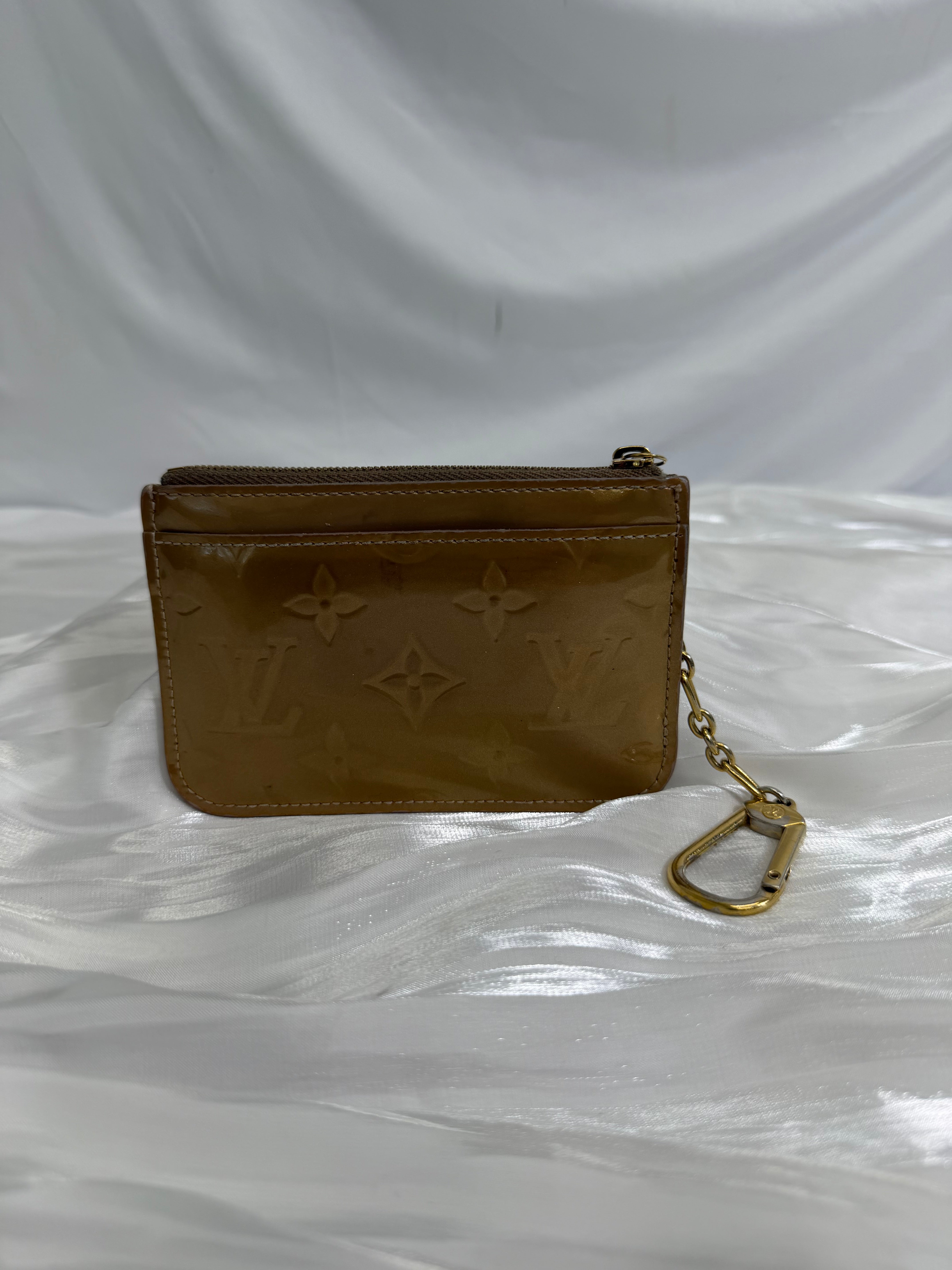Louis Vuitton Bronze Vernis Pochette Cles