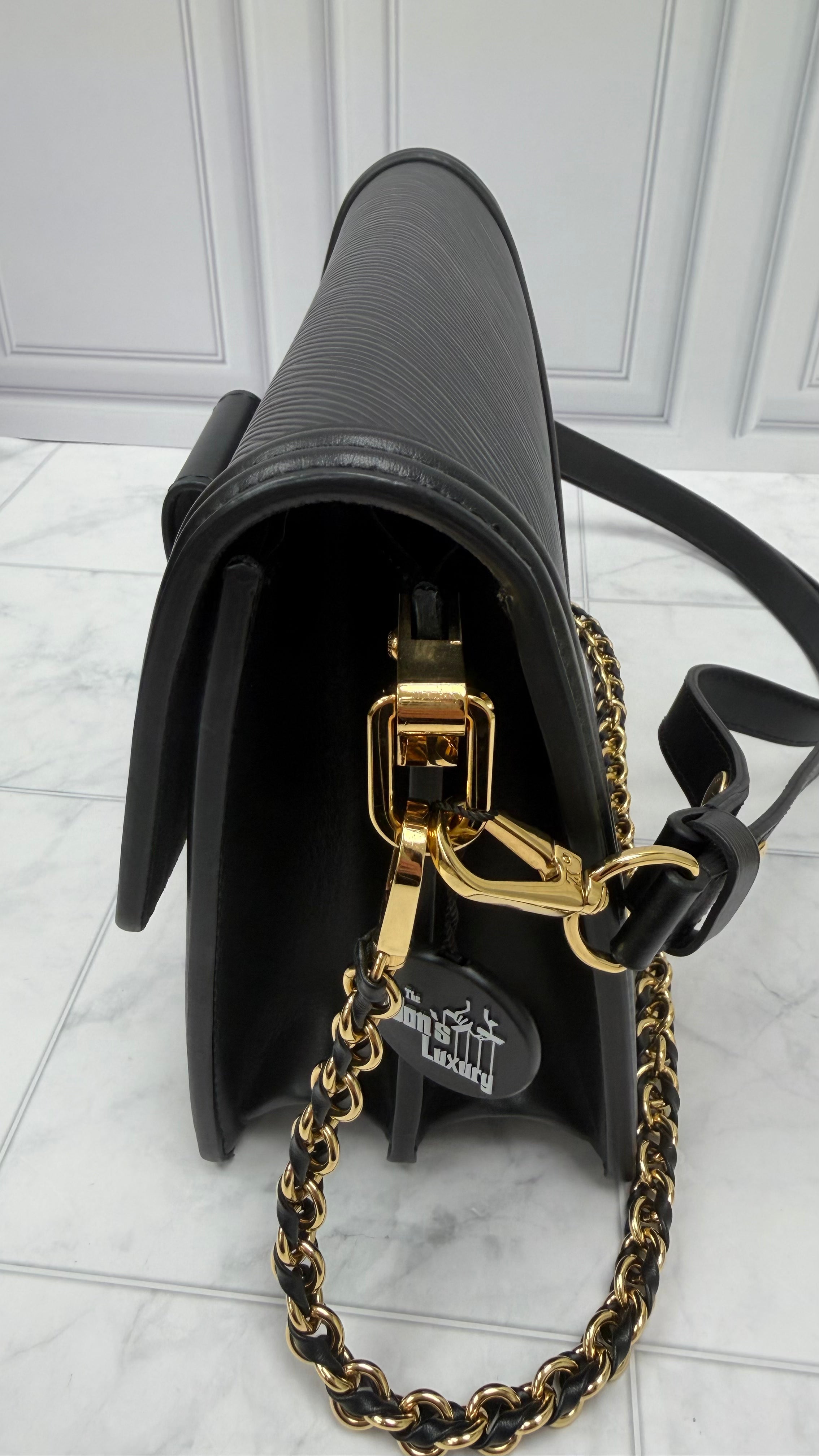 *DONS DROP* LIKE NEW - Louis Vuitton Black Epi Leather Dauphine MM Handbag