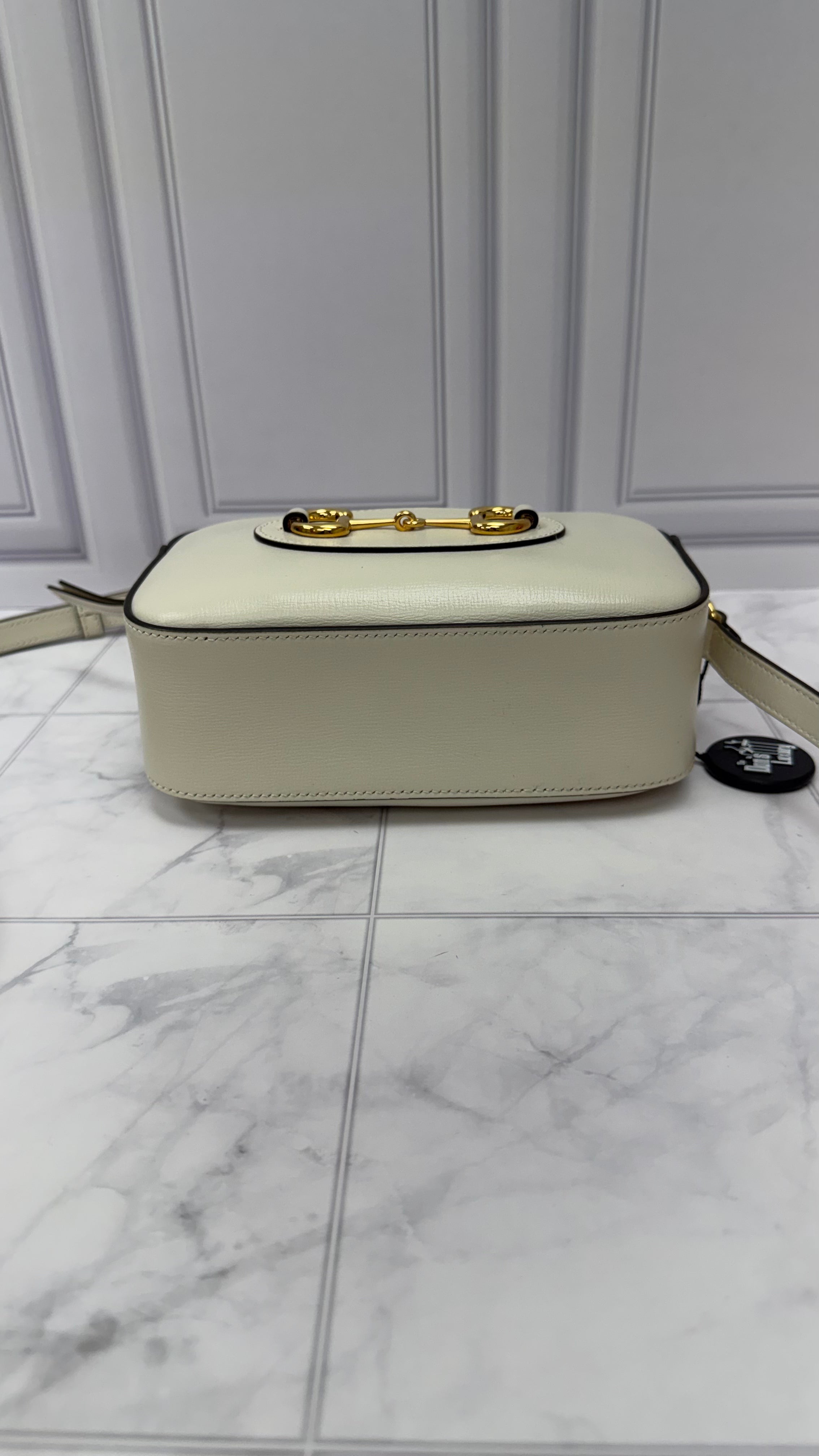 *DONS PRE DROP* LIKE NEW - Gucci White Leather Horsebit 1955 Small Camera Bag