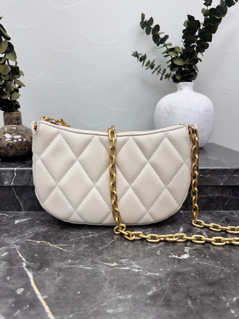 *DONS DROP* Burberry Creme Quilted Leather Rocking Horse Chain Pouch