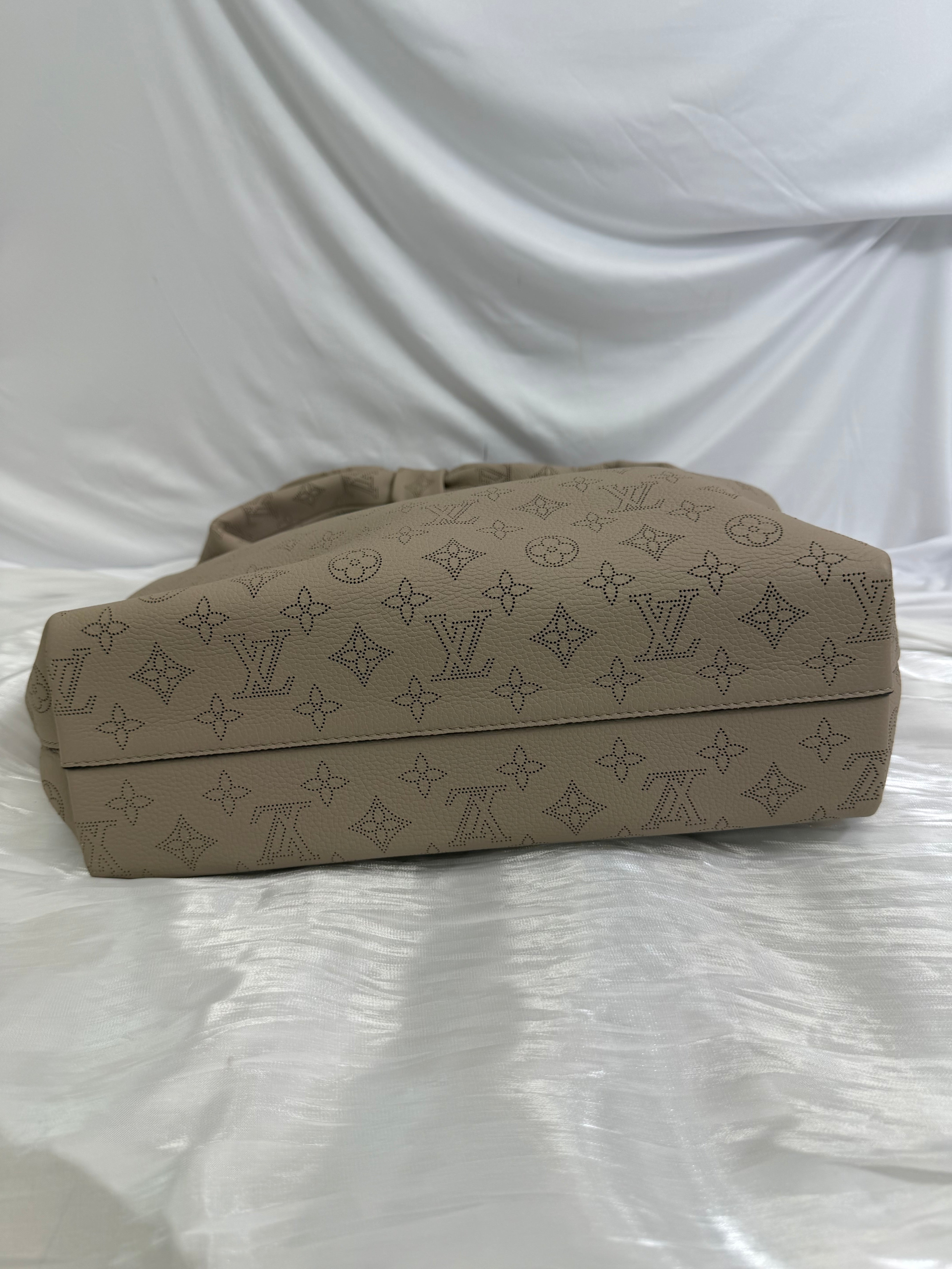 BRAND NEW Louis Vuitton Monogram Greige Mahina Leather Why Knot MM Bag