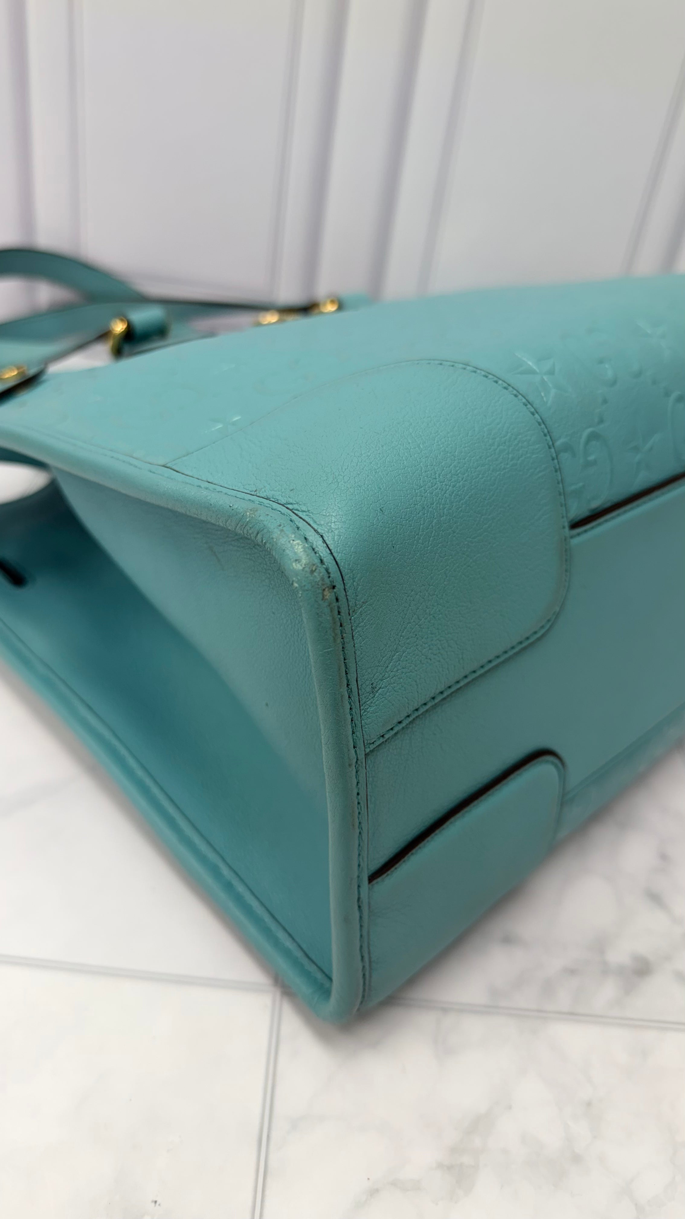 *DONS DROP* Gucci Teal GG Embossed Leather Marmont Shoulder Tote