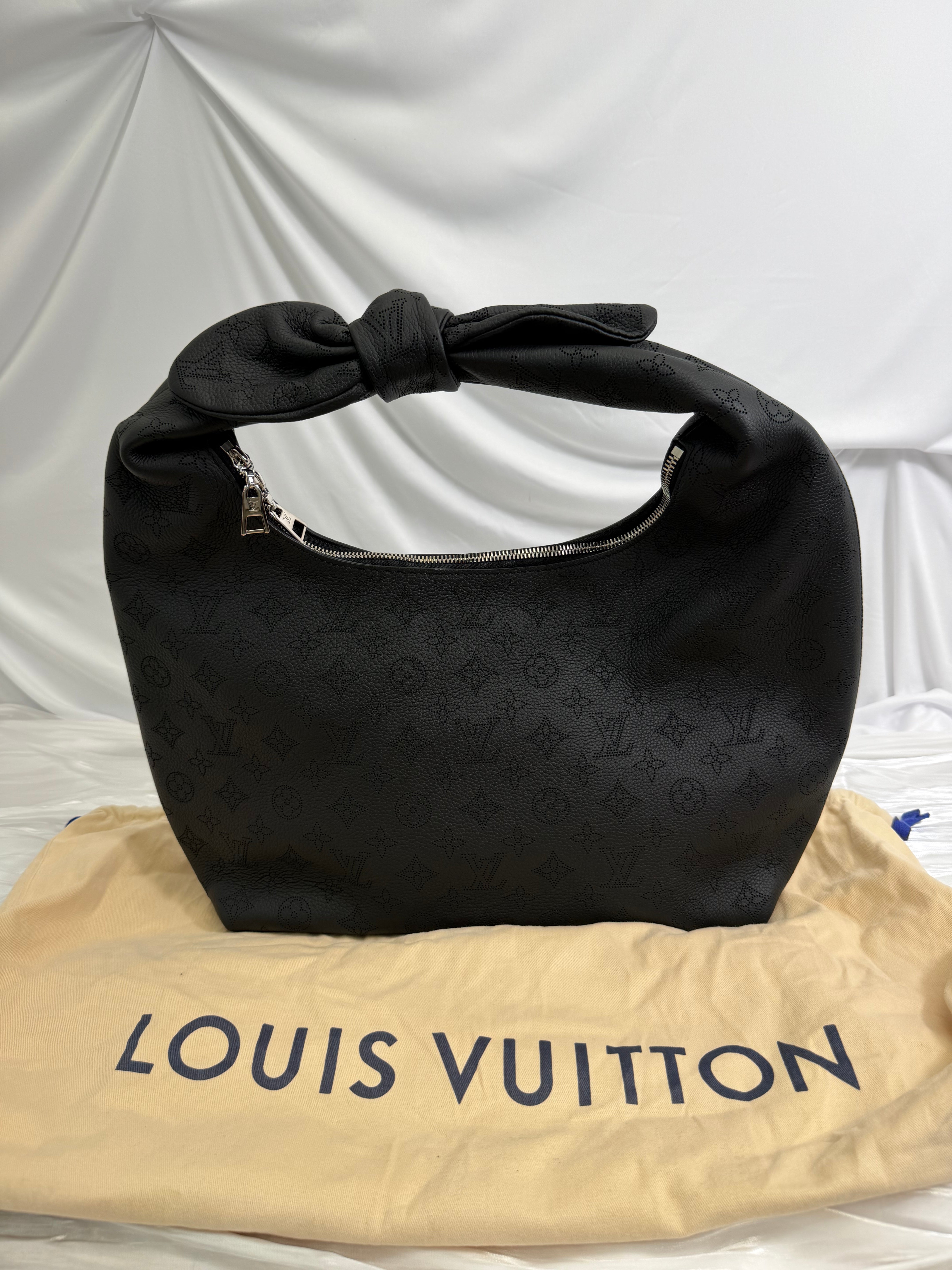 BRAND NEW Louis Vuitton Monogram Black Mahina Leather Why Knot MM Bag