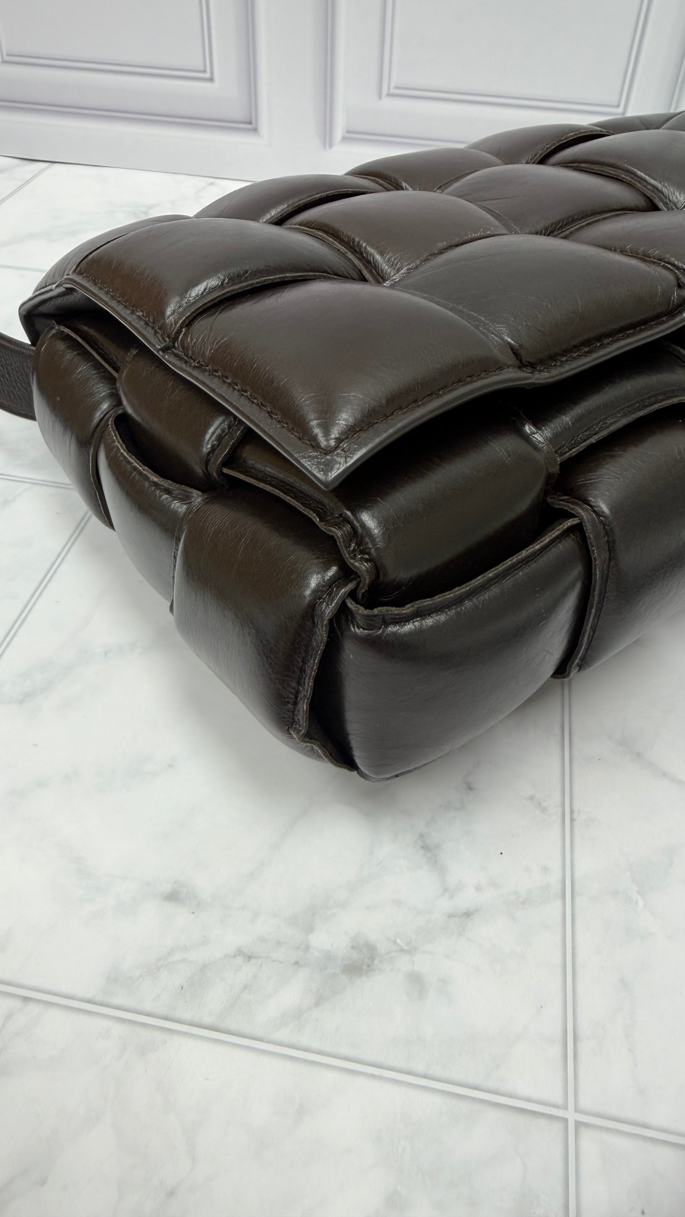 *DONS DROP* Bottega Veneta Chocolate Brown Maci Intrecciato Leather Padded Cassette Bag