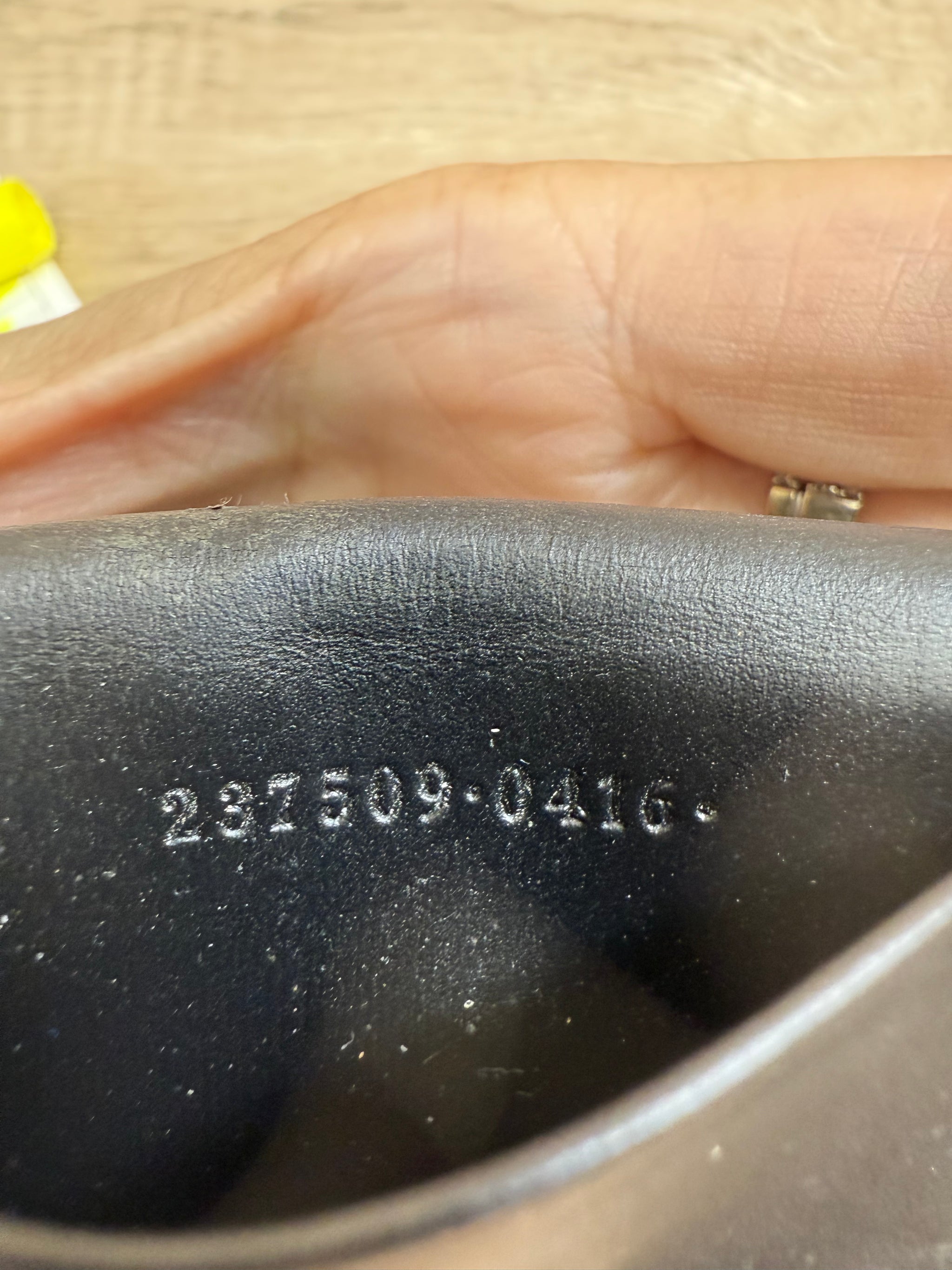 Gucci Guccissima Black Leather 6 Key Holder