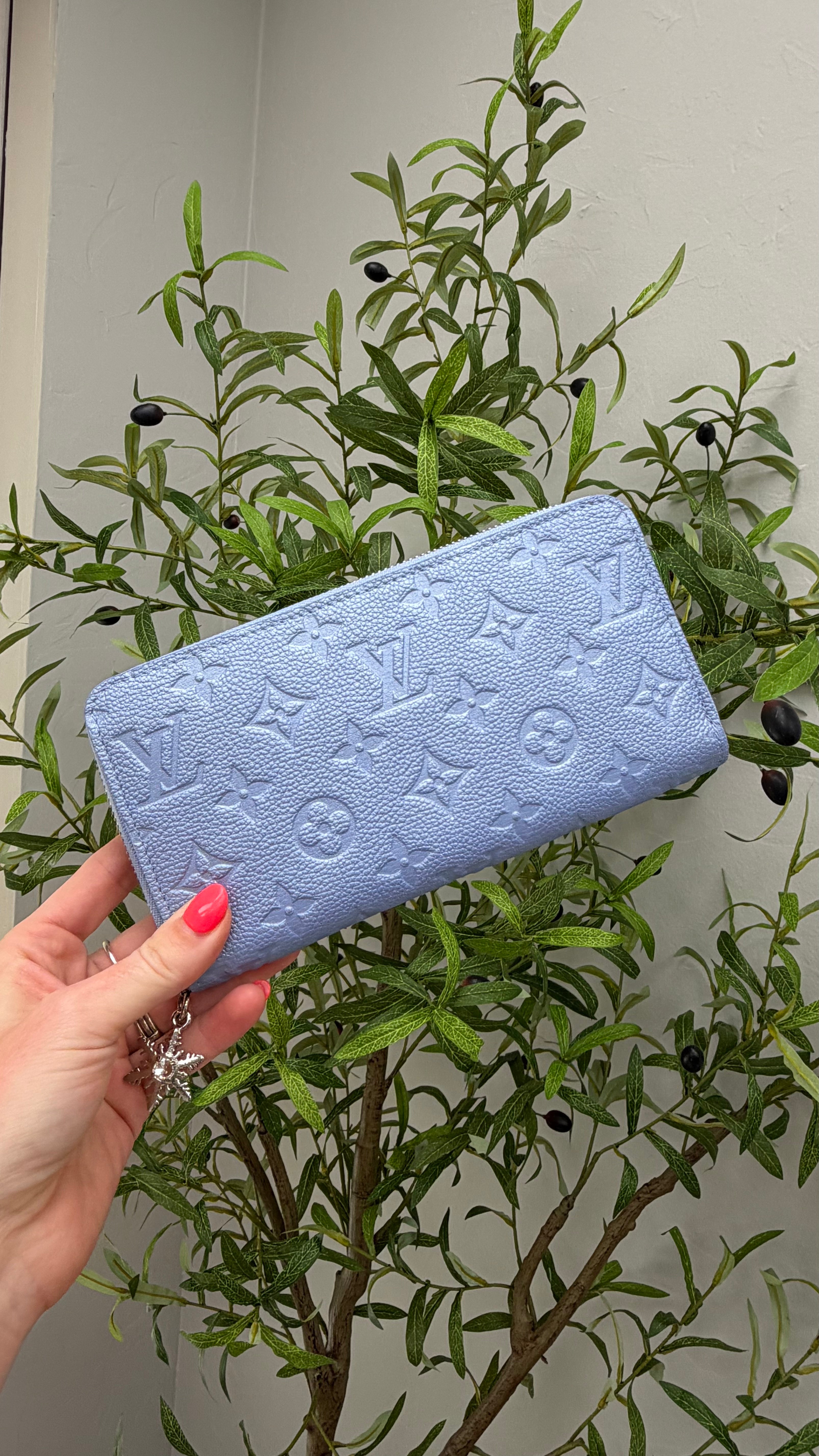 BRAND NEW- Louis Vuitton Blue Frost Empreinte Zippy Wallet