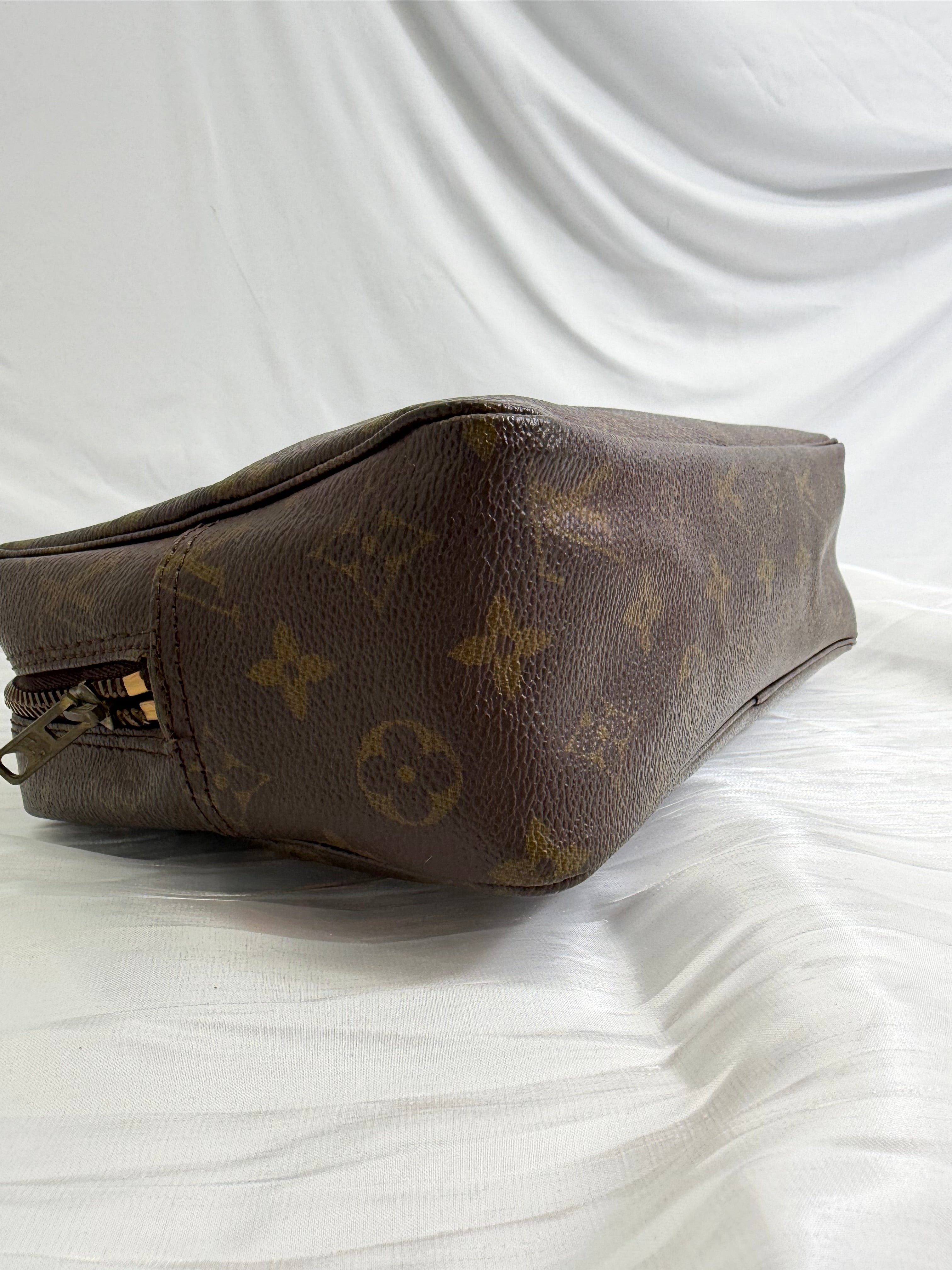 Louis Vuitton Monogram Trousse Toilette 28