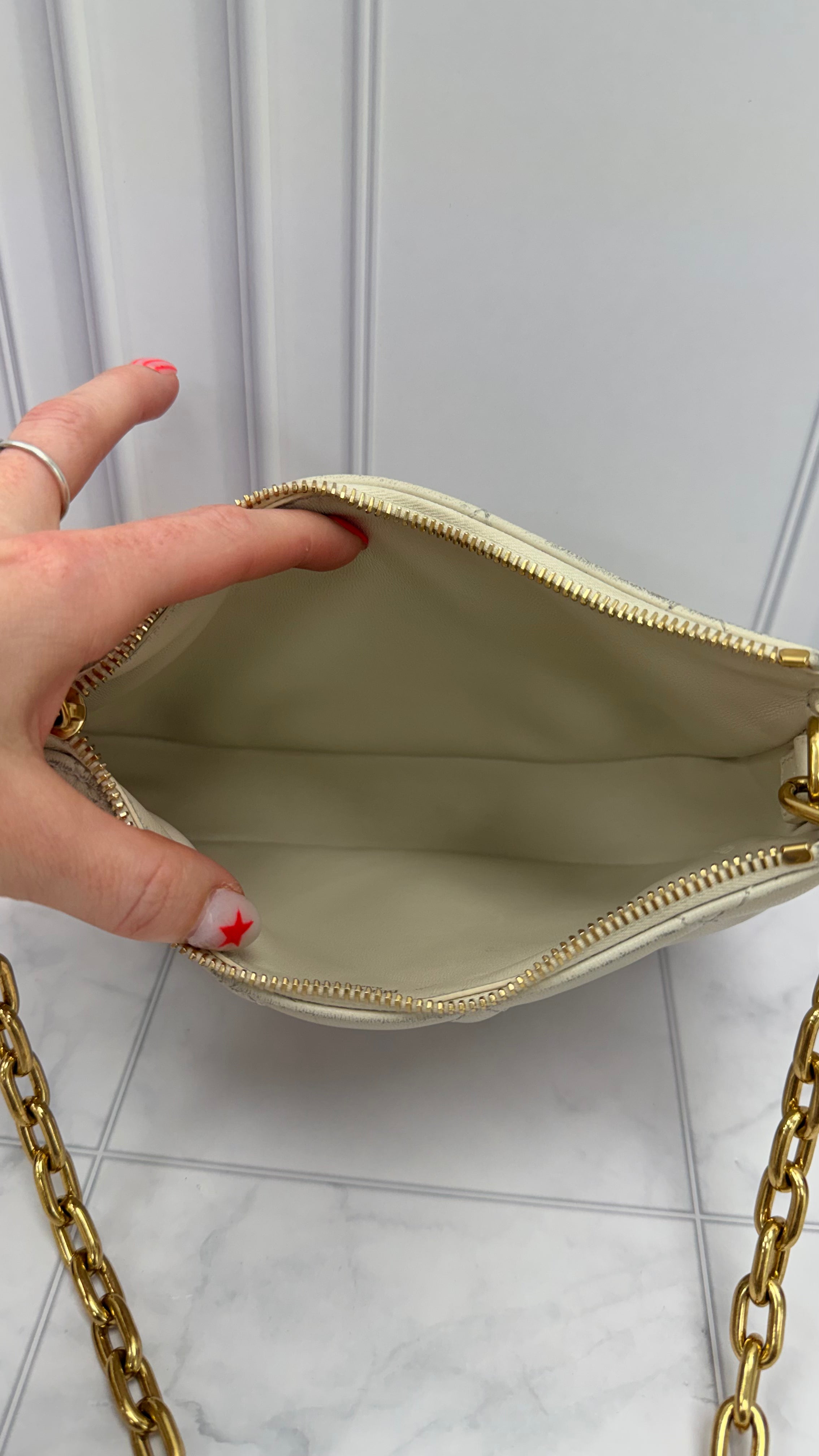 *DONS DROP* Burberry Creme Quilted Leather Rocking Horse Chain Pouch