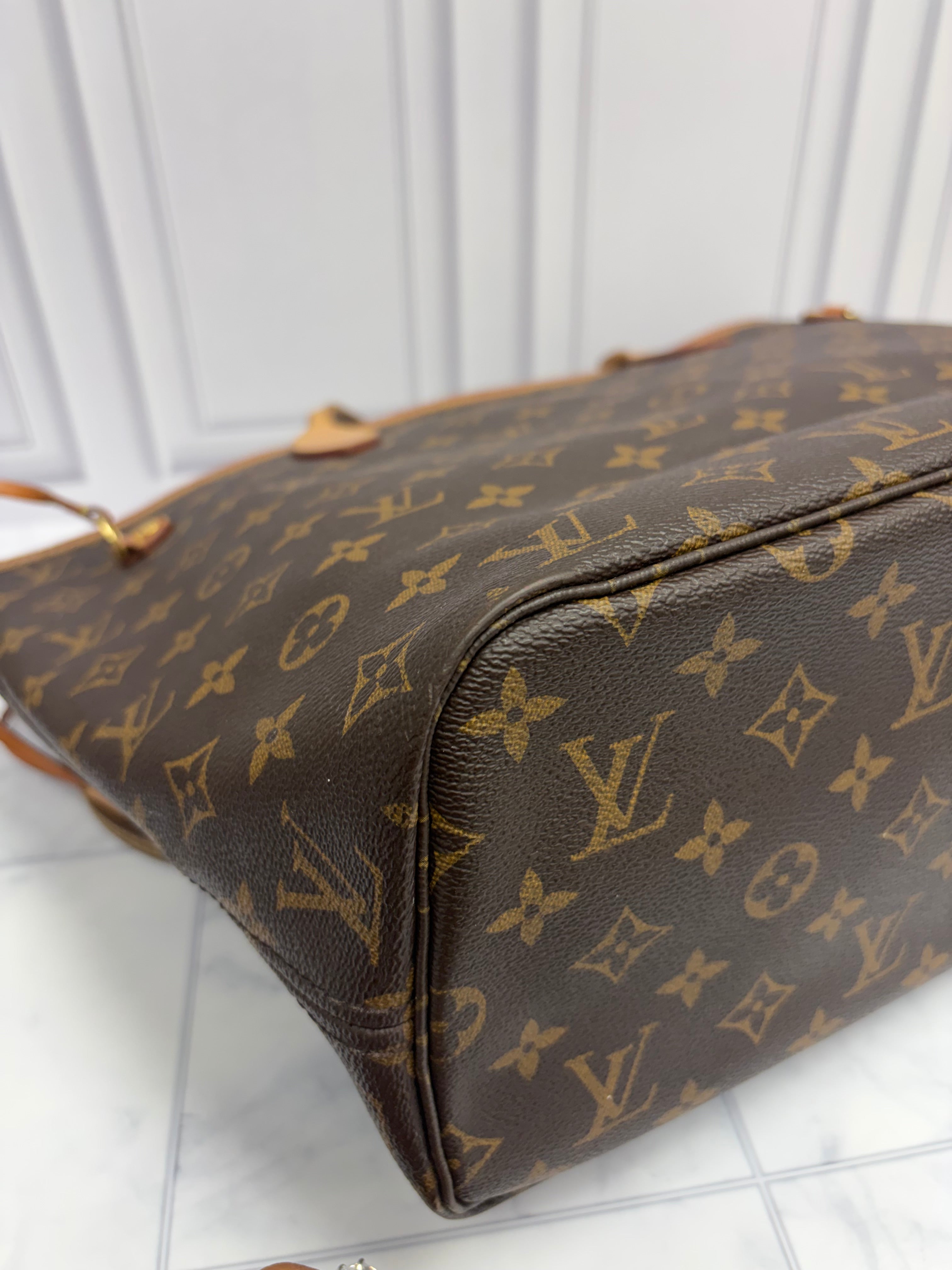 Louis Vuitton Monogram Neverfull MM & Pouch