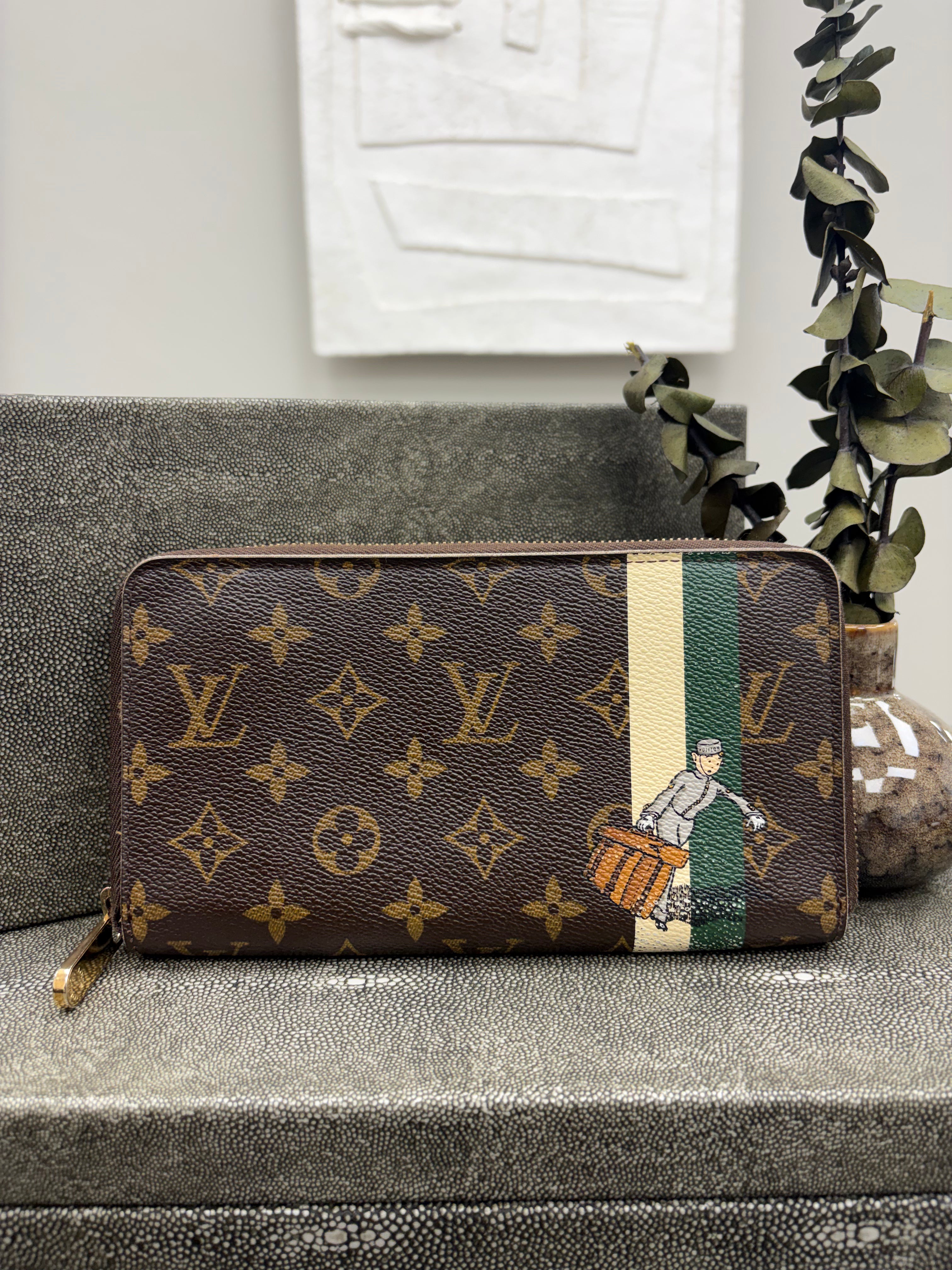 Louis Vuitton Monogram Groom Zippy Organizer Wallet