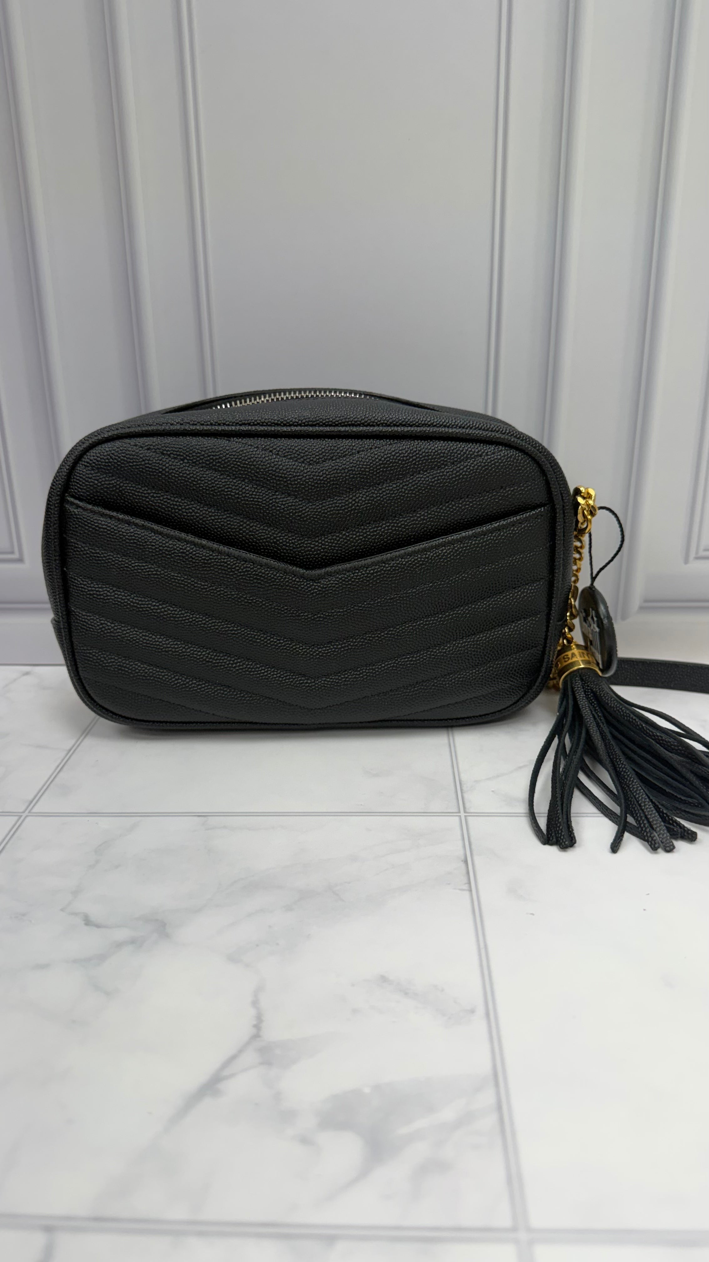 *DONS DROP* Saint Laurent YSL Black Pebbled Leather Chevron Lou Camera Bag